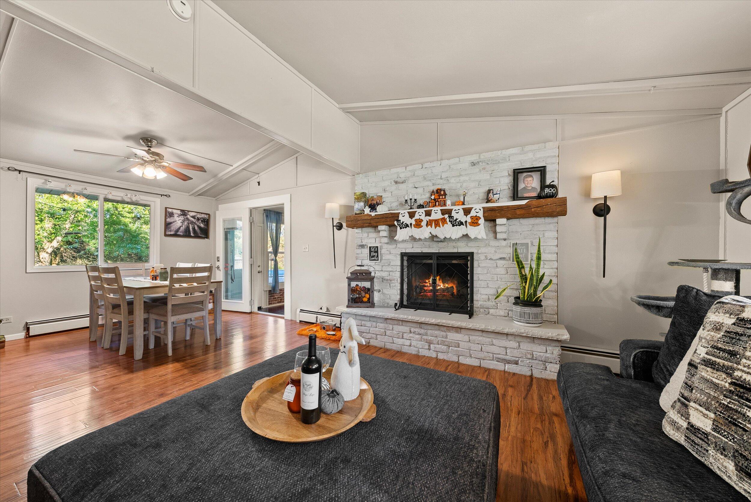 7360 Rustic Rd