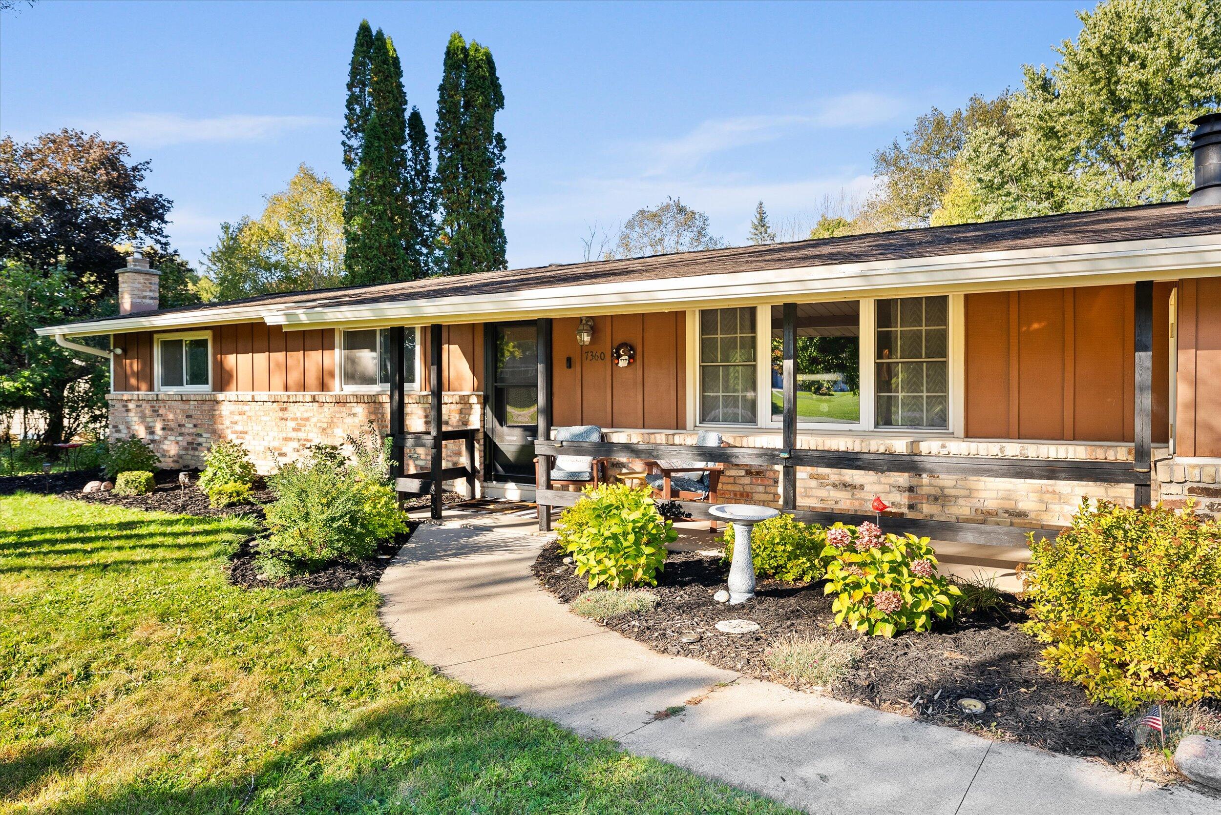 7360 Rustic Rd