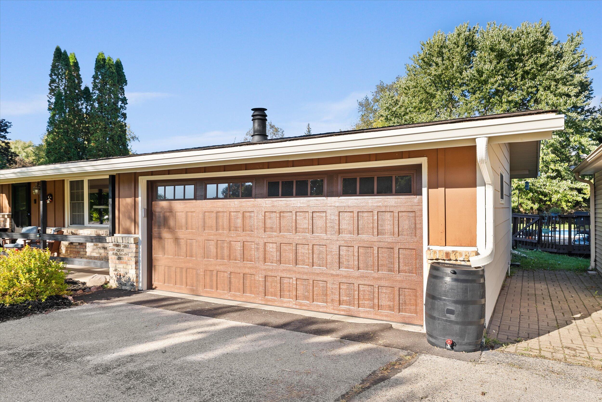 7360 Rustic Rd