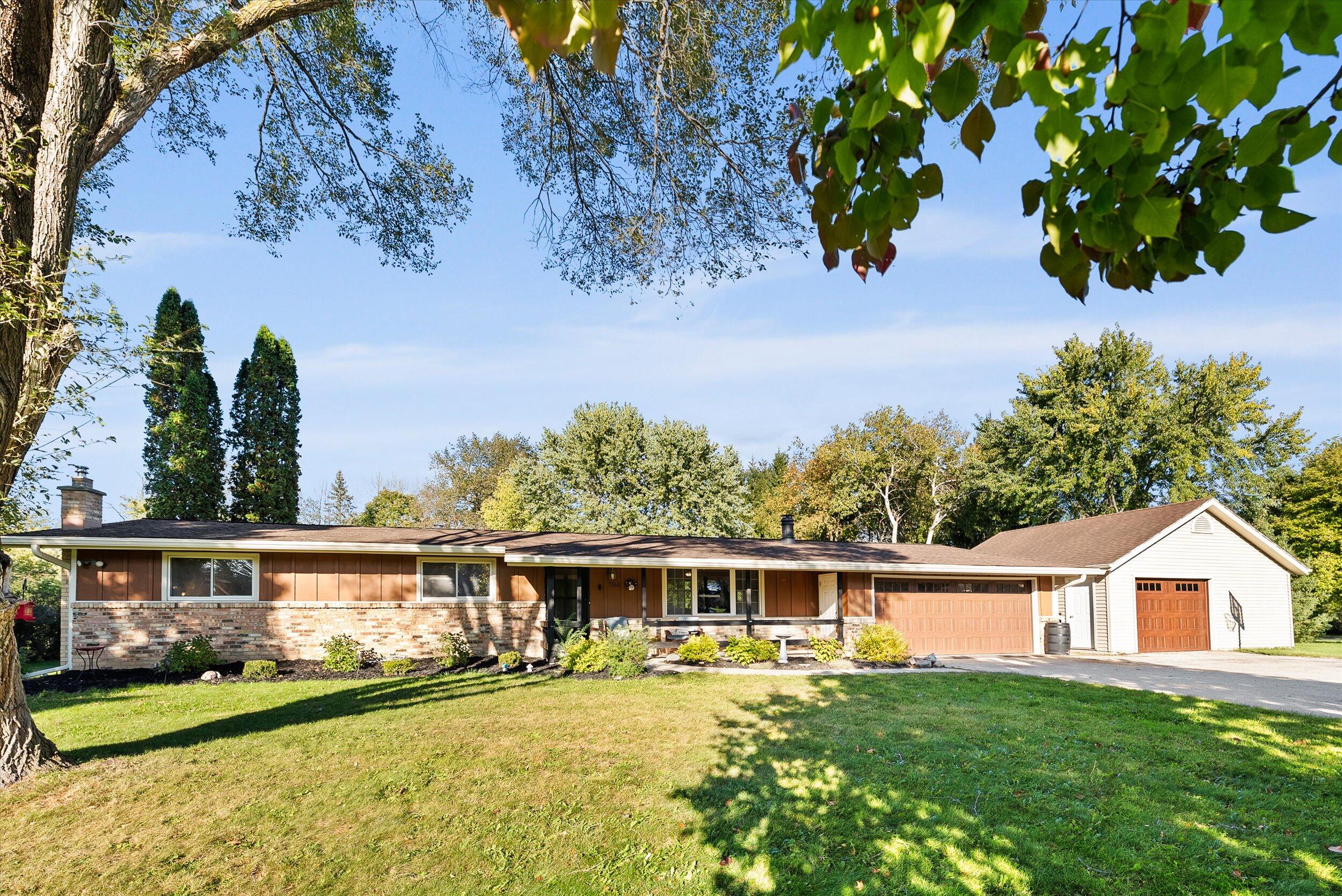 7360 Rustic Rd