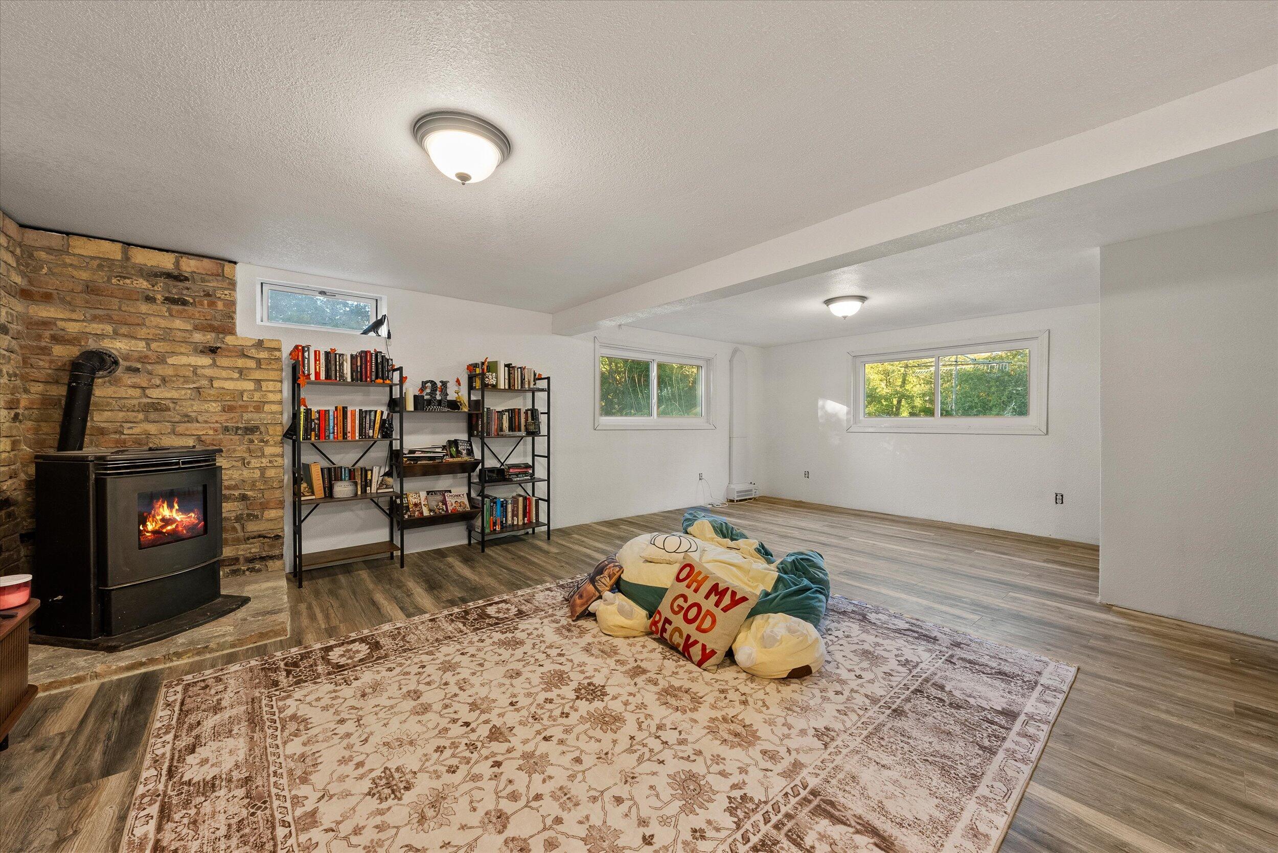 7360 Rustic Rd