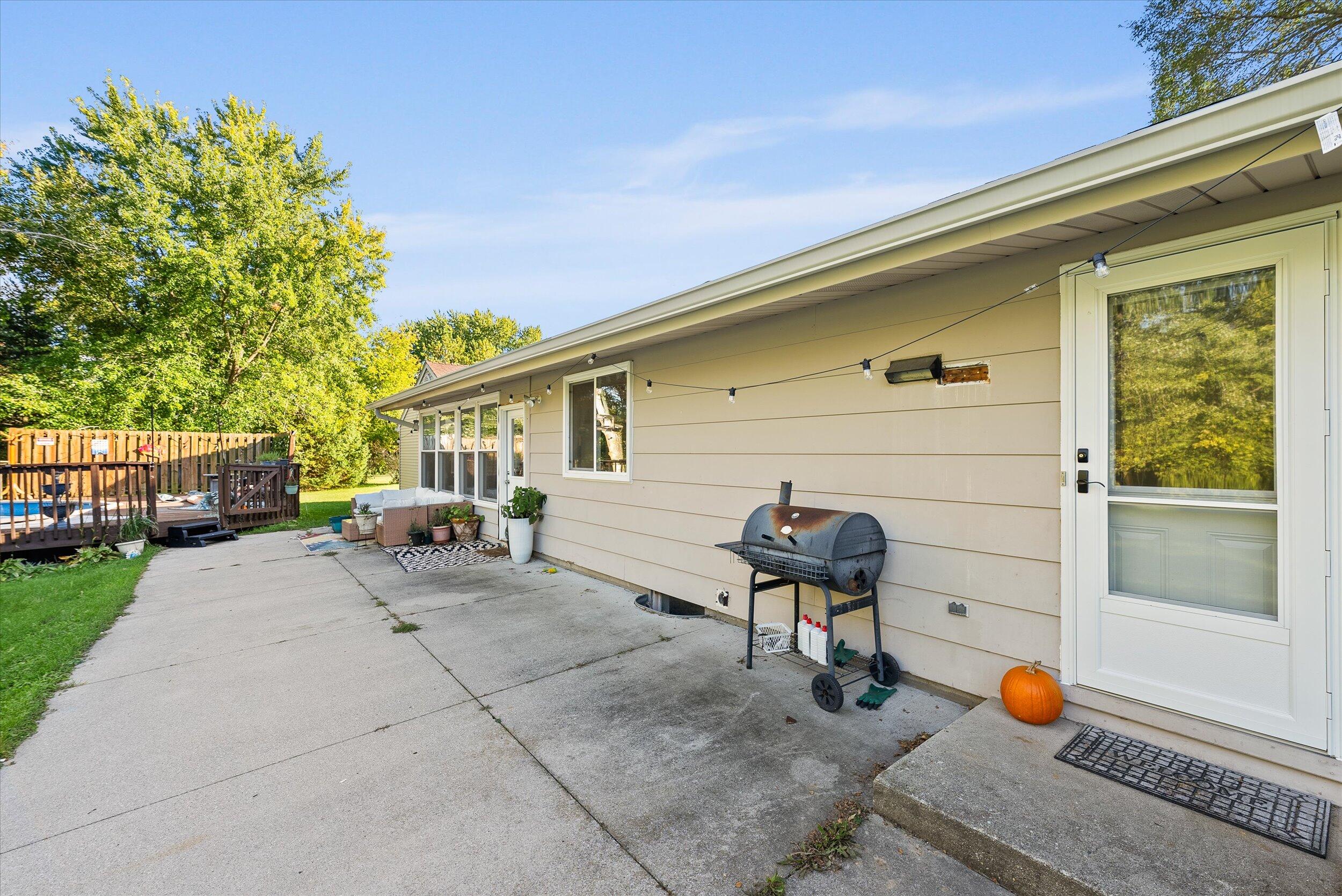 7360 Rustic Rd