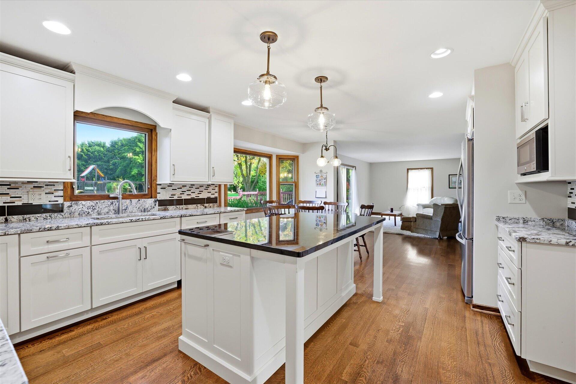 396 Belvedere - W