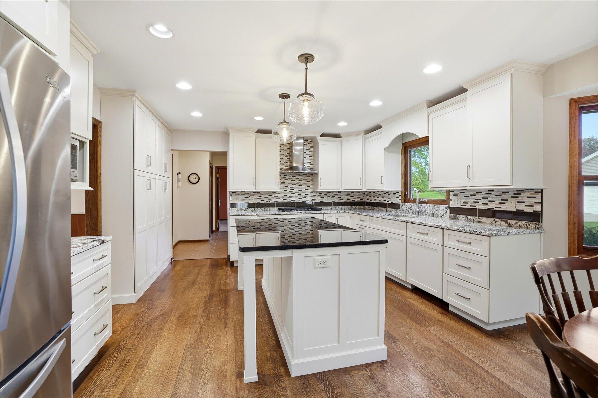 396 Belvedere - W