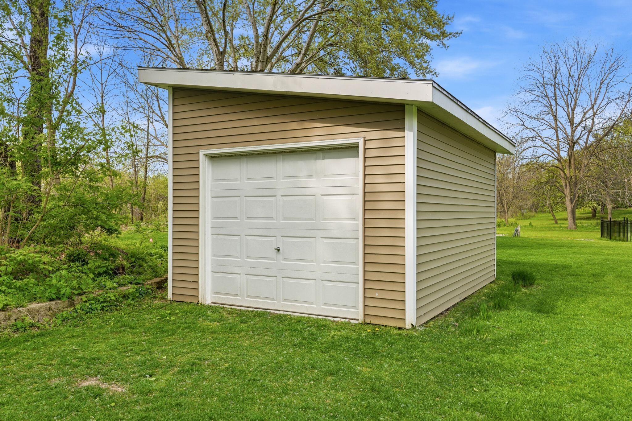 2321 MacArthur Rd