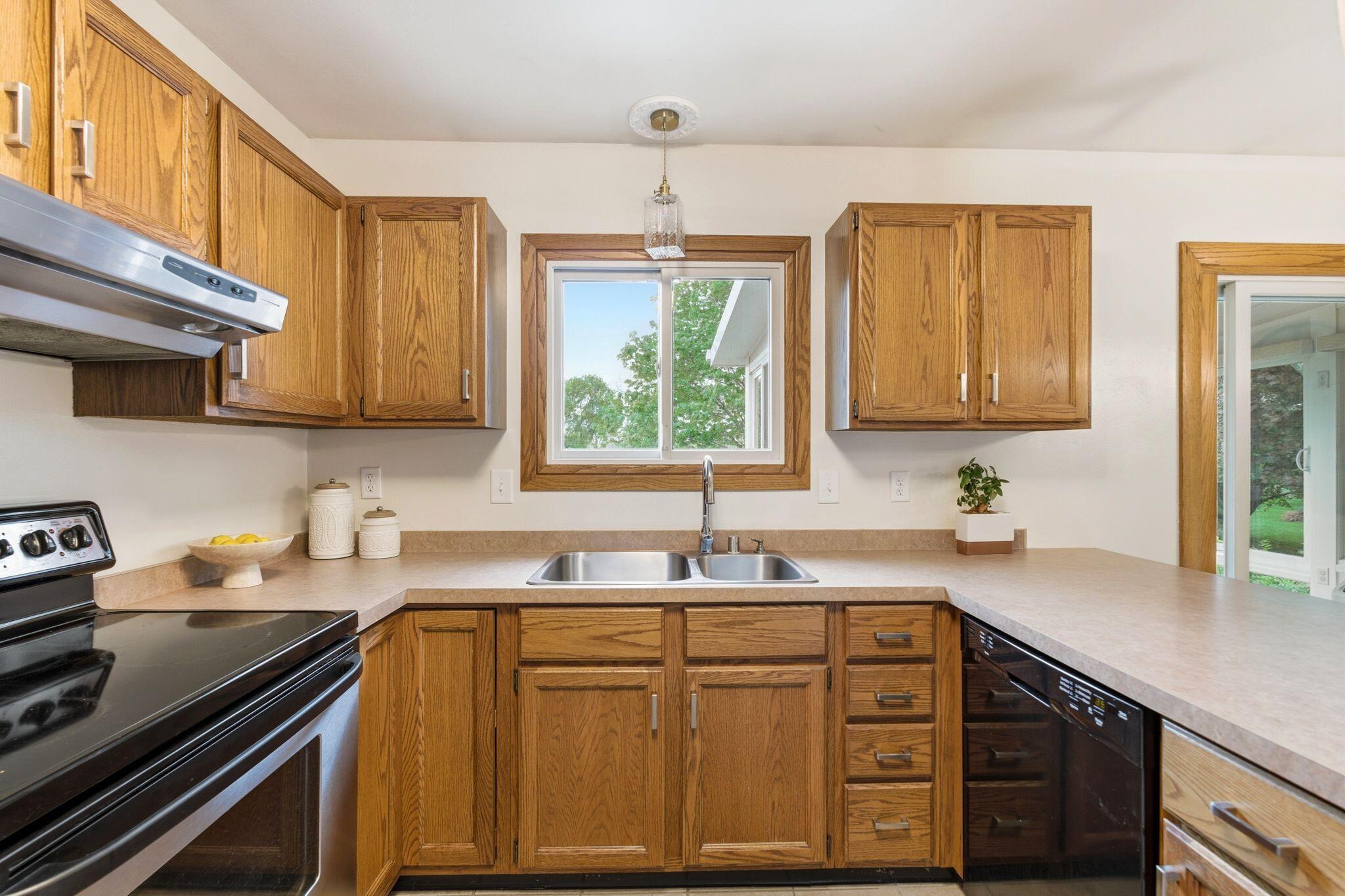 2321 MacArthur Rd