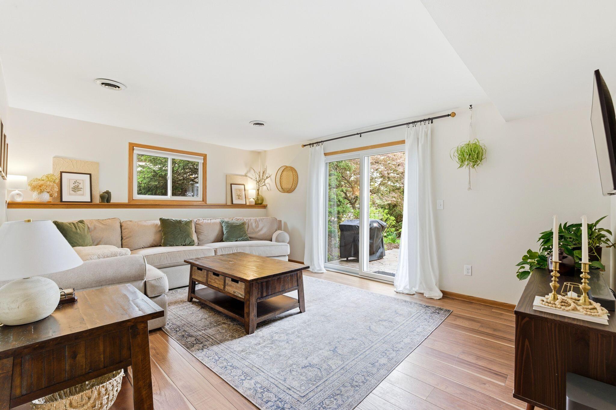 2321 MacArthur Rd