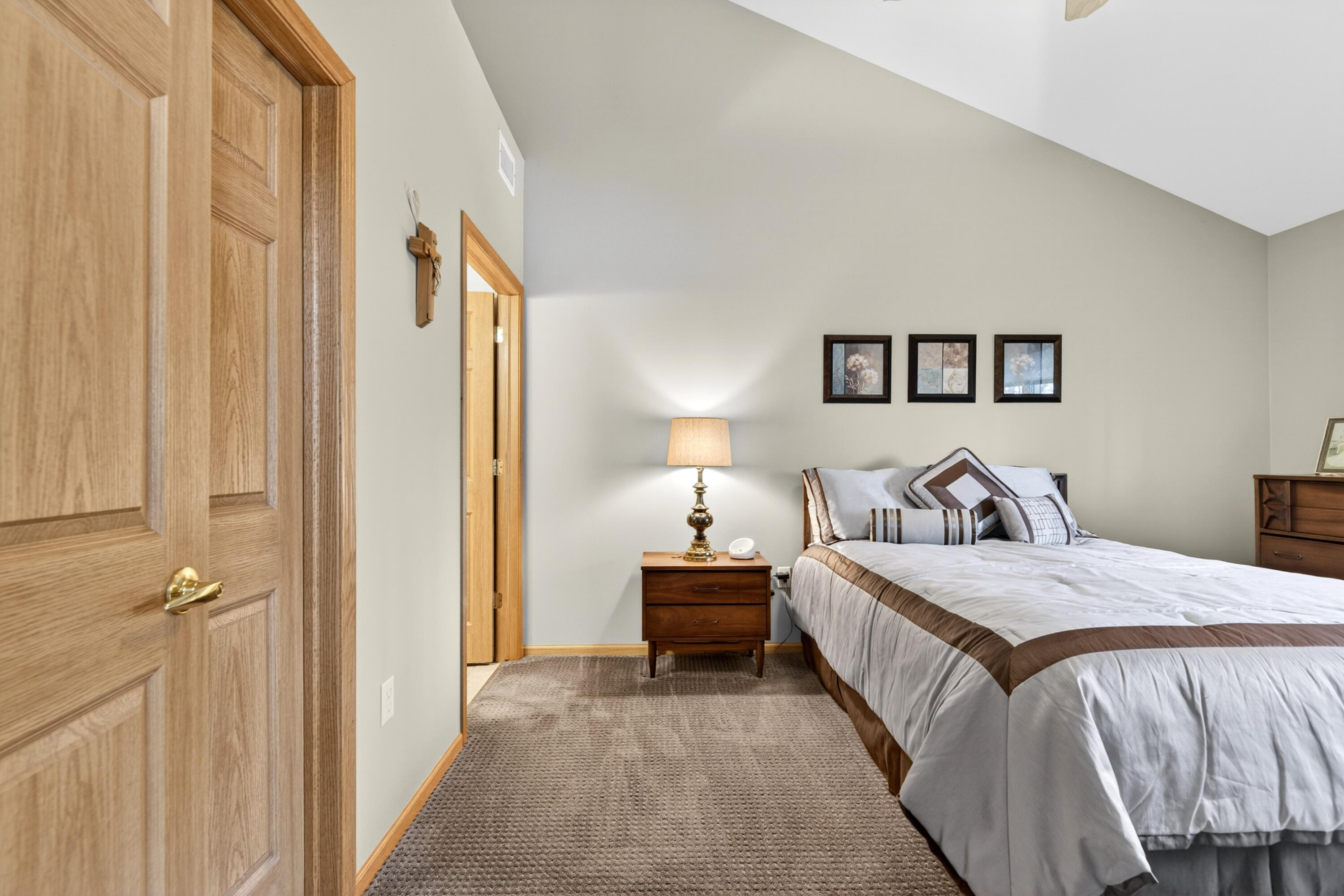 1015 Shadowood Cir Unit: 3