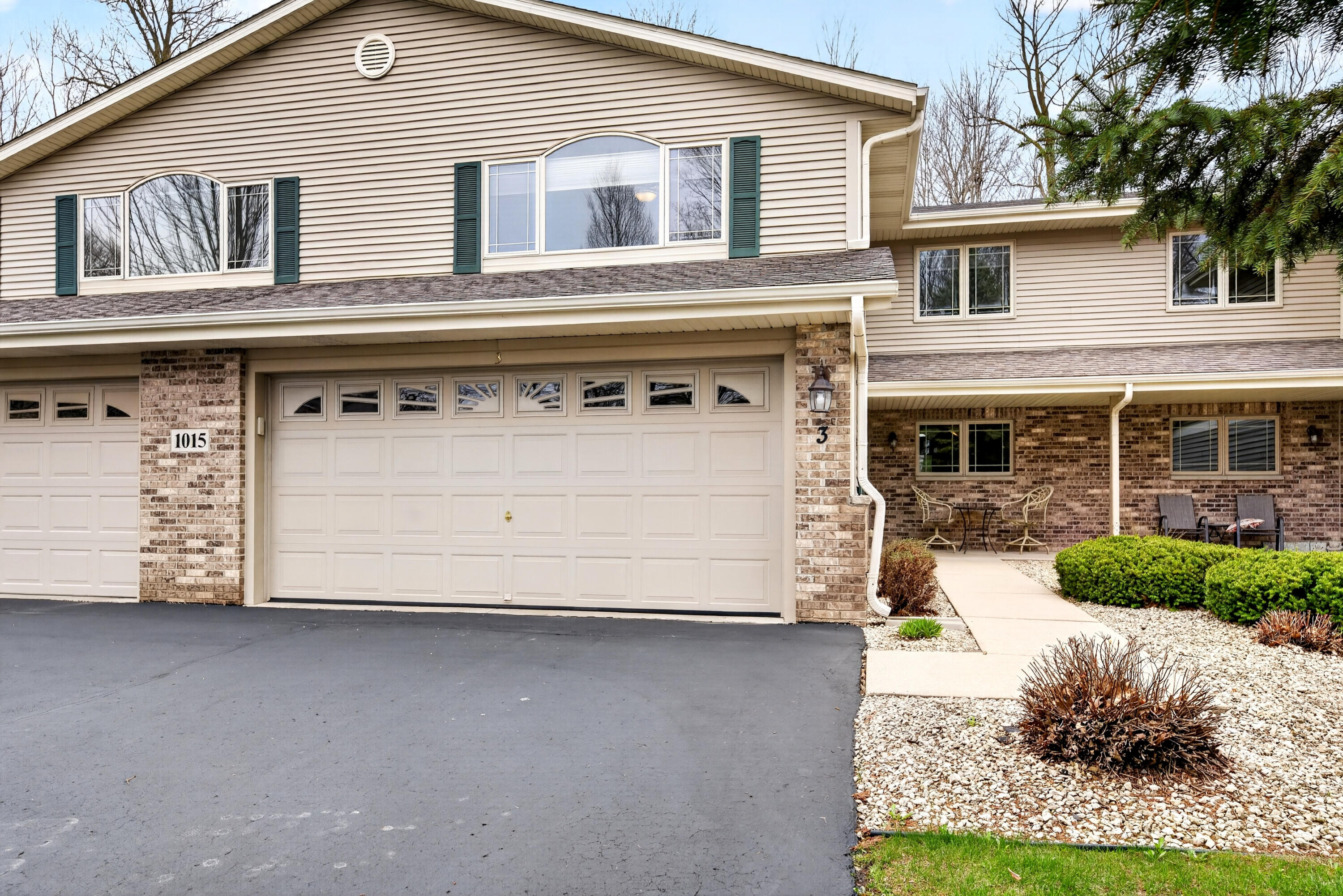 1015 Shadowood Cir Unit: 3