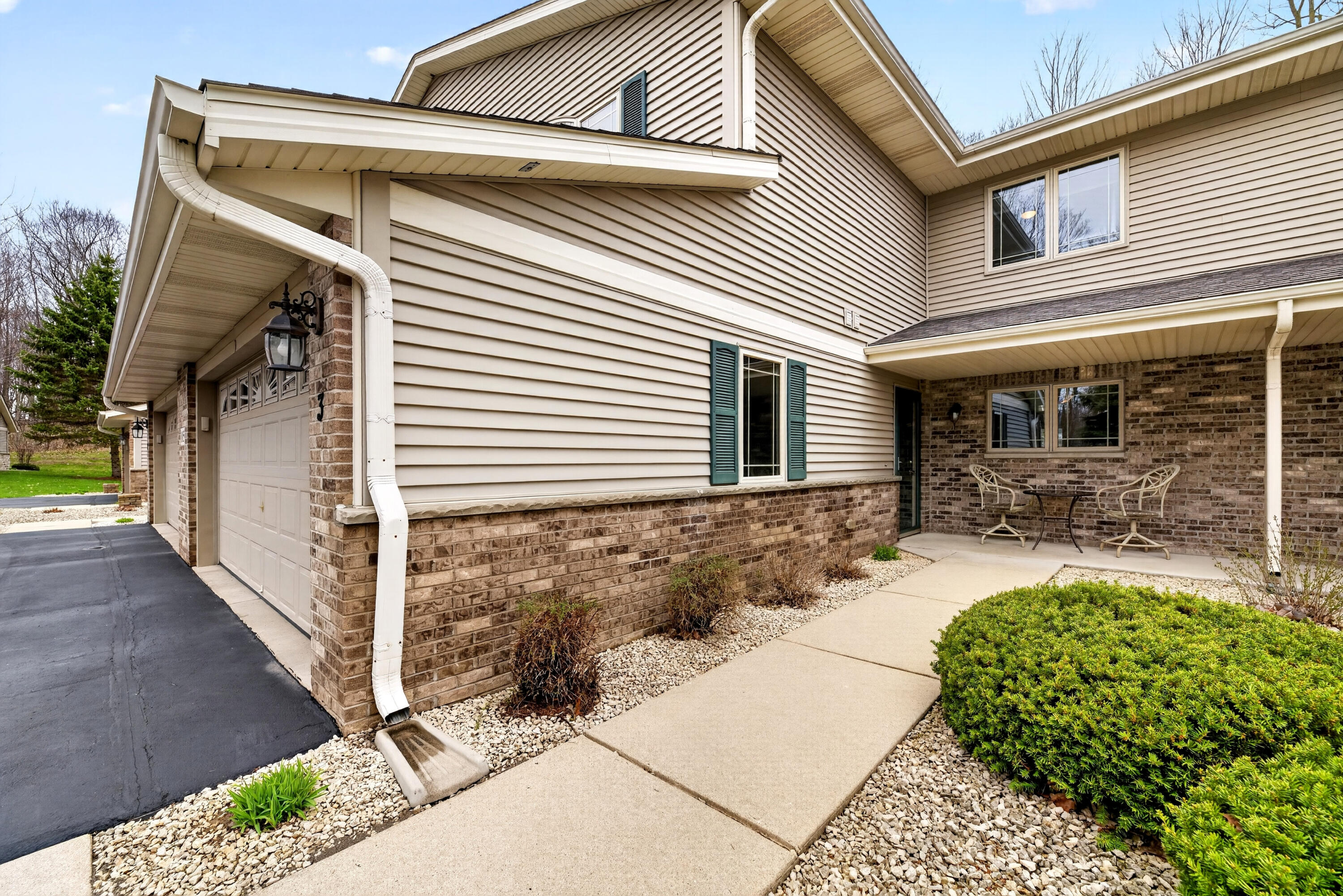 1015 Shadowood Cir Unit: 3