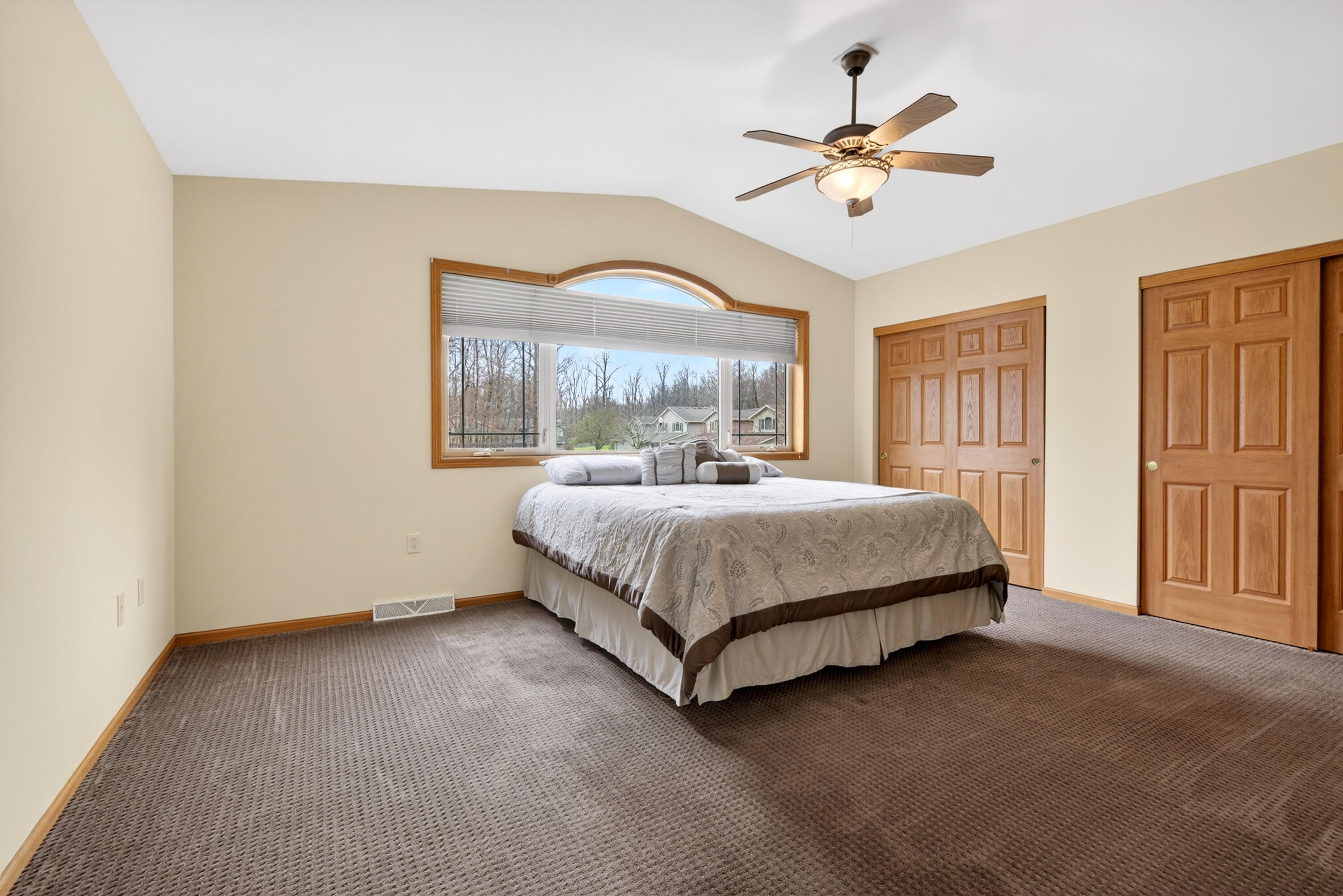 1015 Shadowood Cir Unit: 3