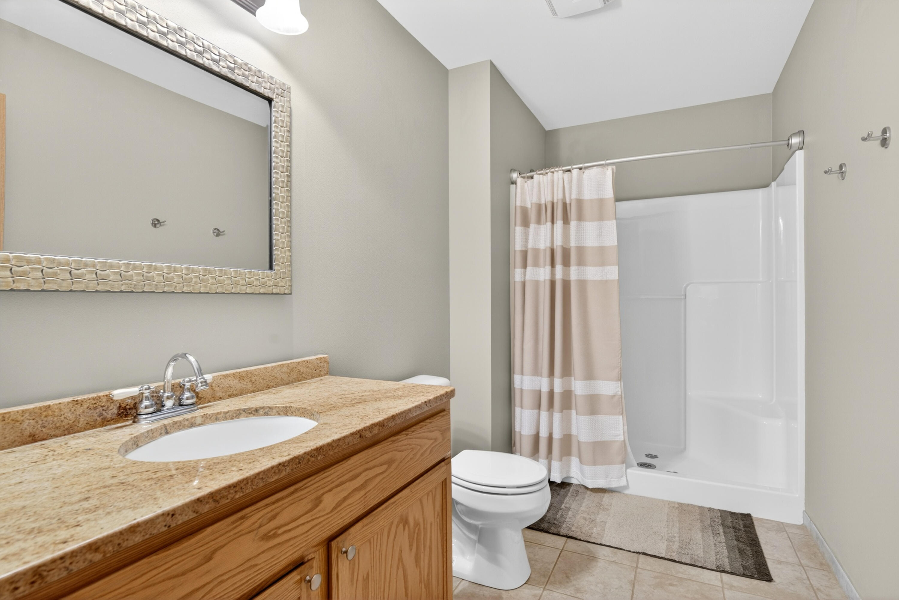 1015 Shadowood Cir Unit: 3