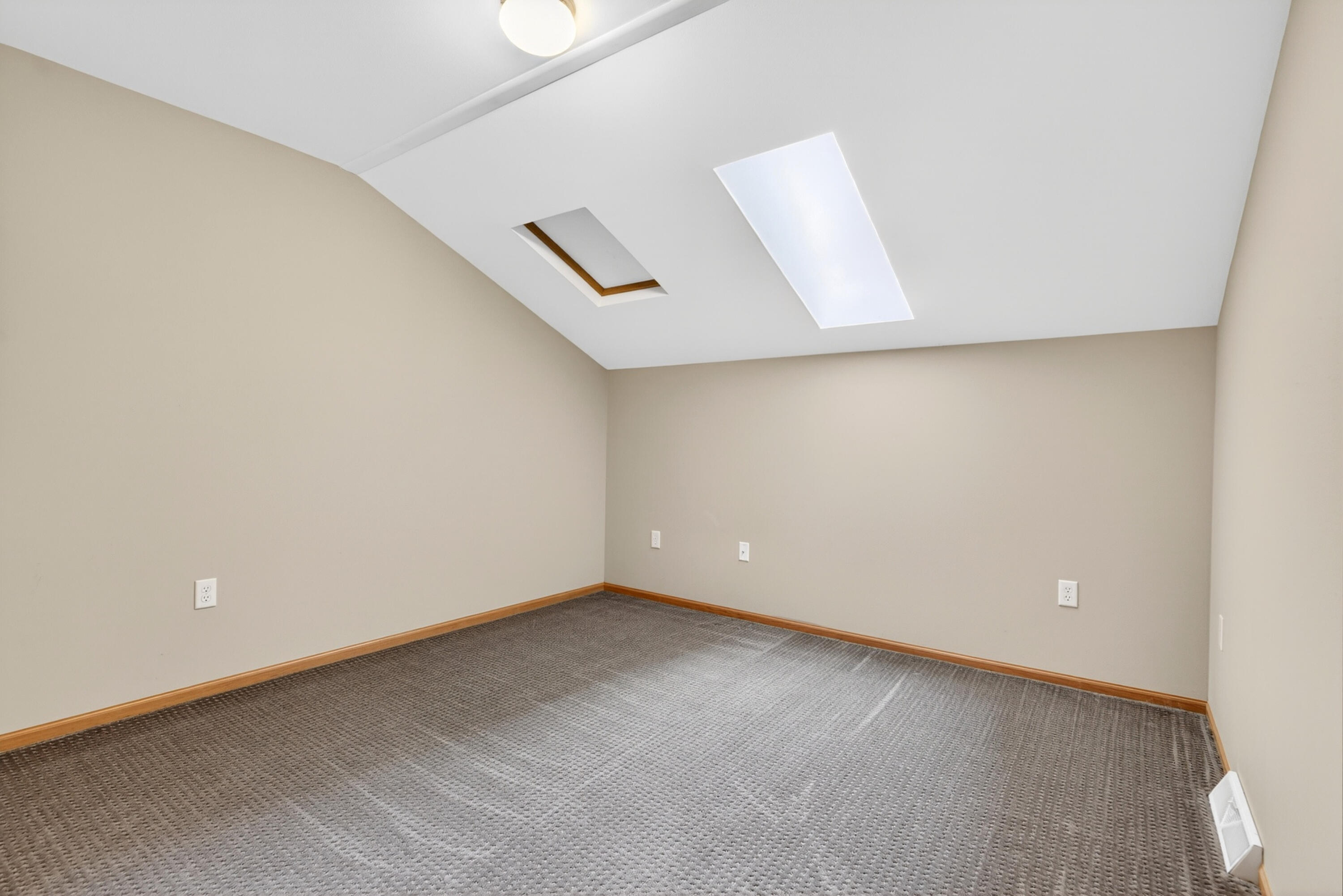 1015 Shadowood Cir Unit: 3