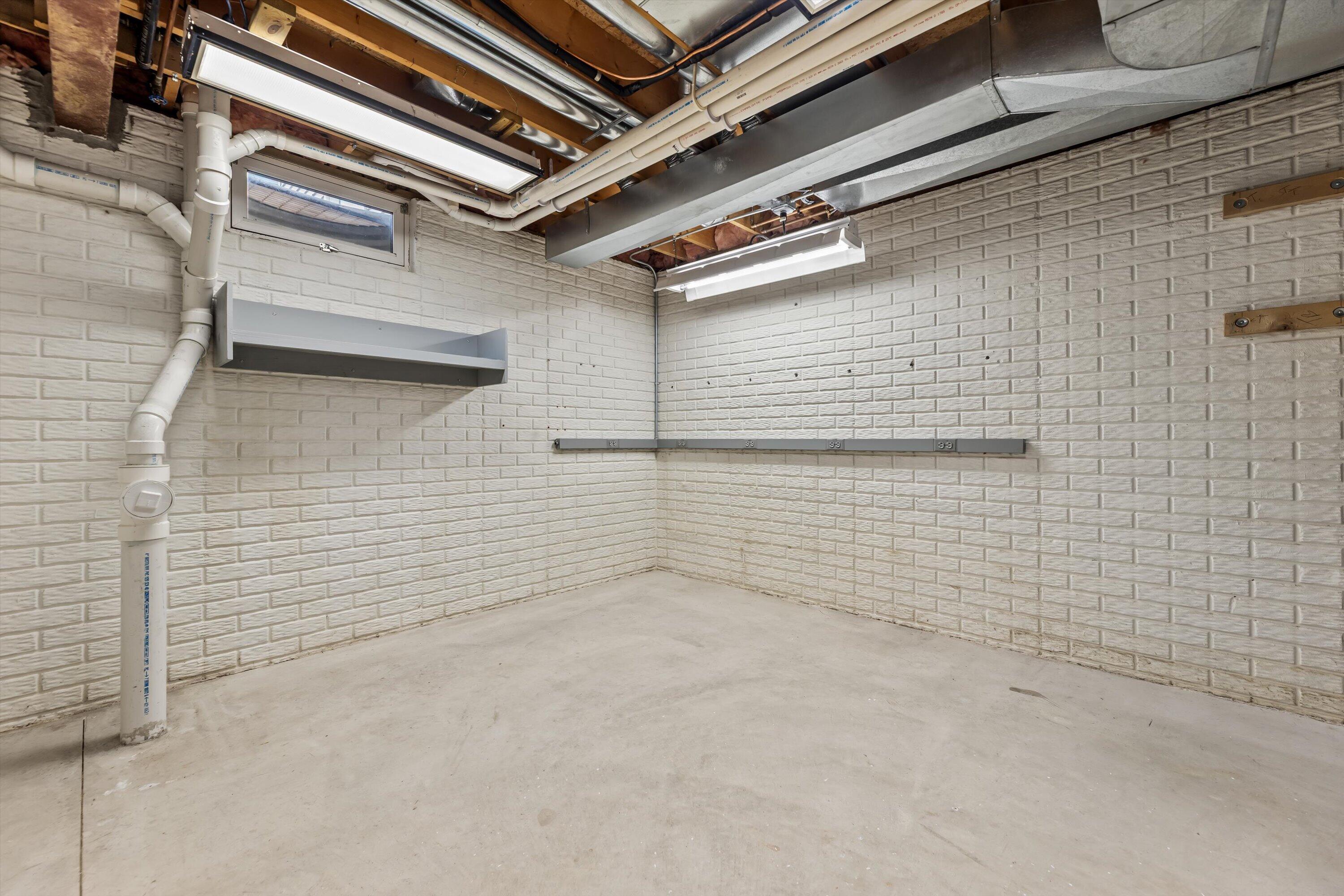 2313 Kestrel Ln