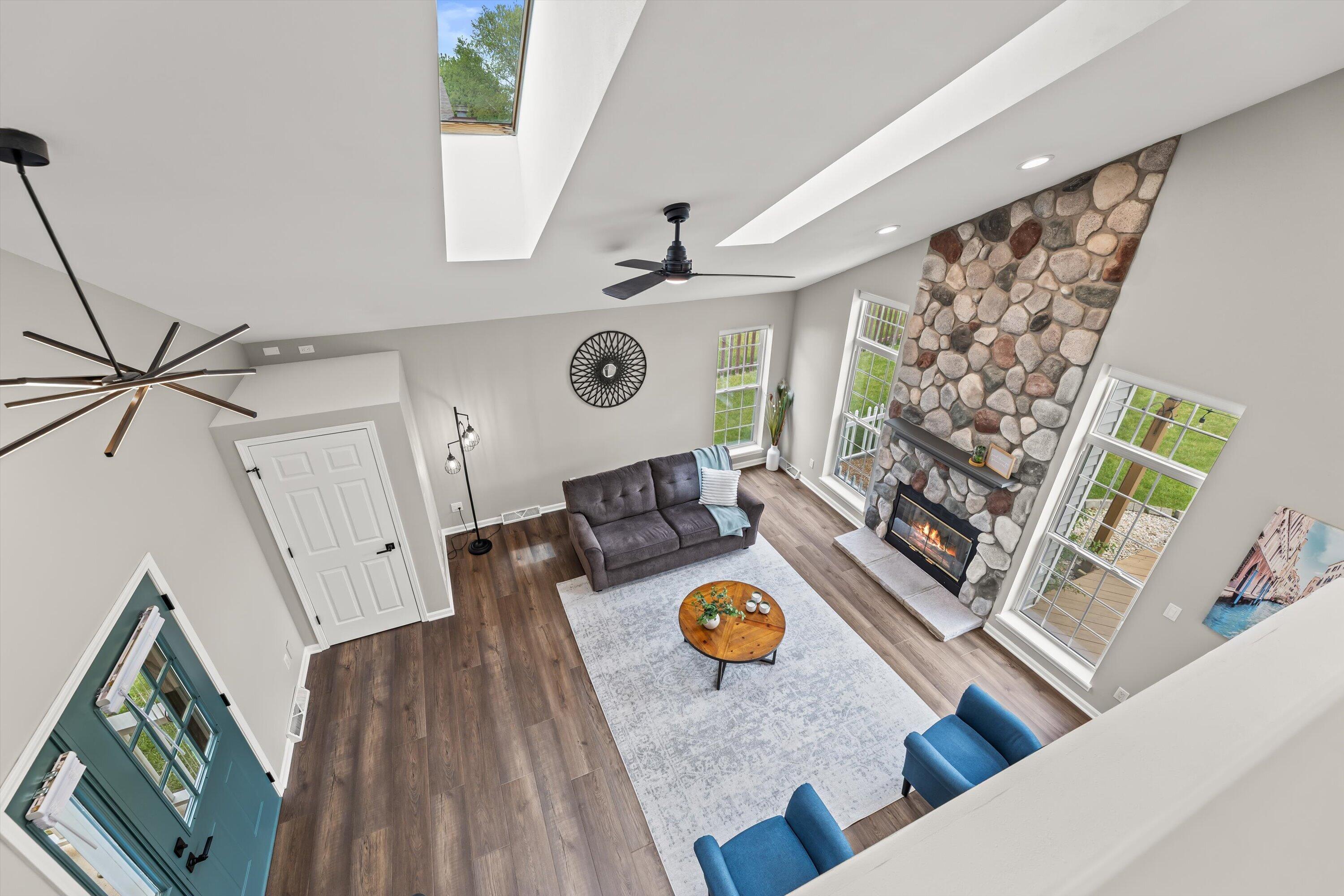 2313 Kestrel Ln