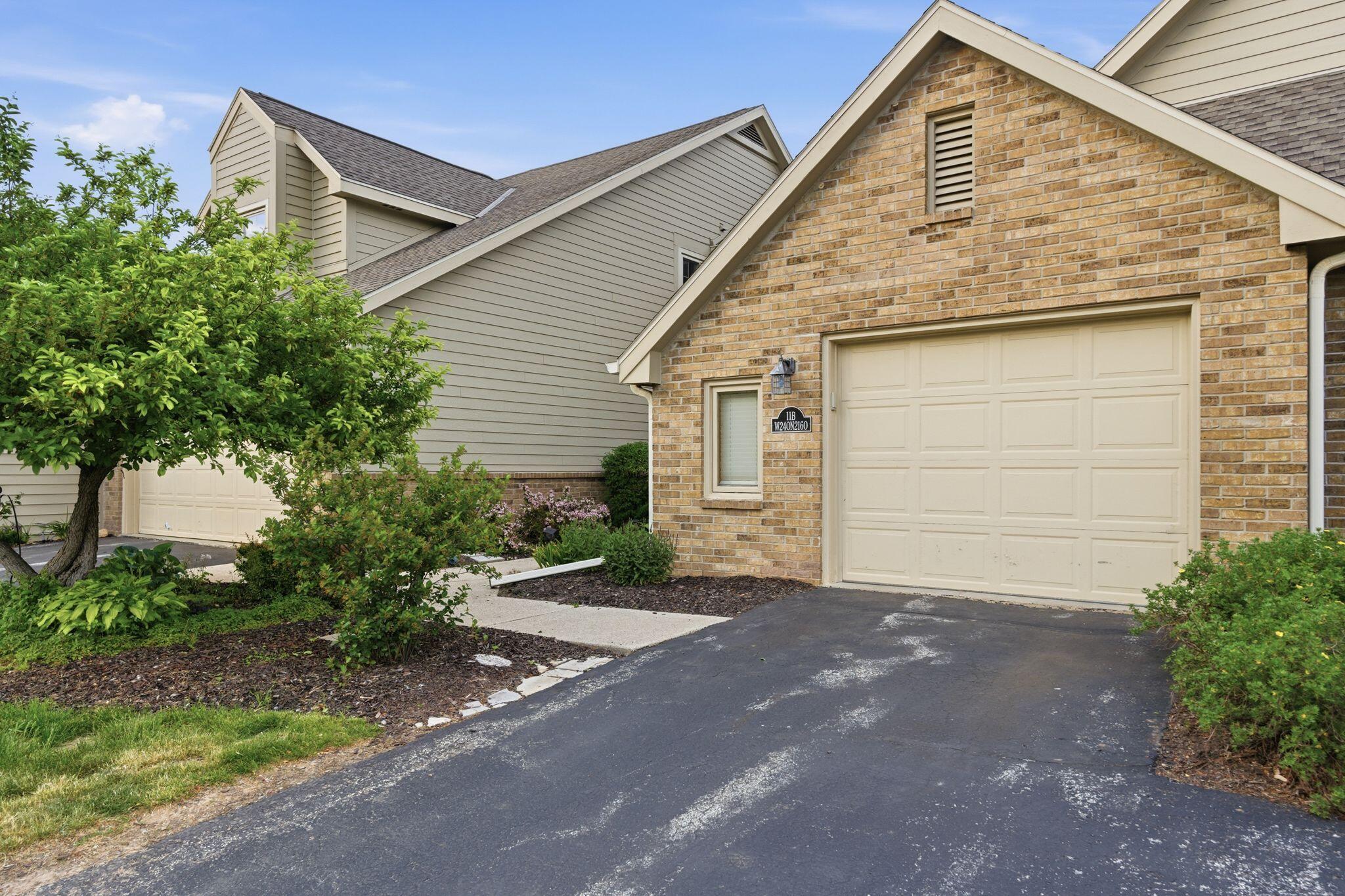 W240N2160 Dorchester Dr Unit: 11B