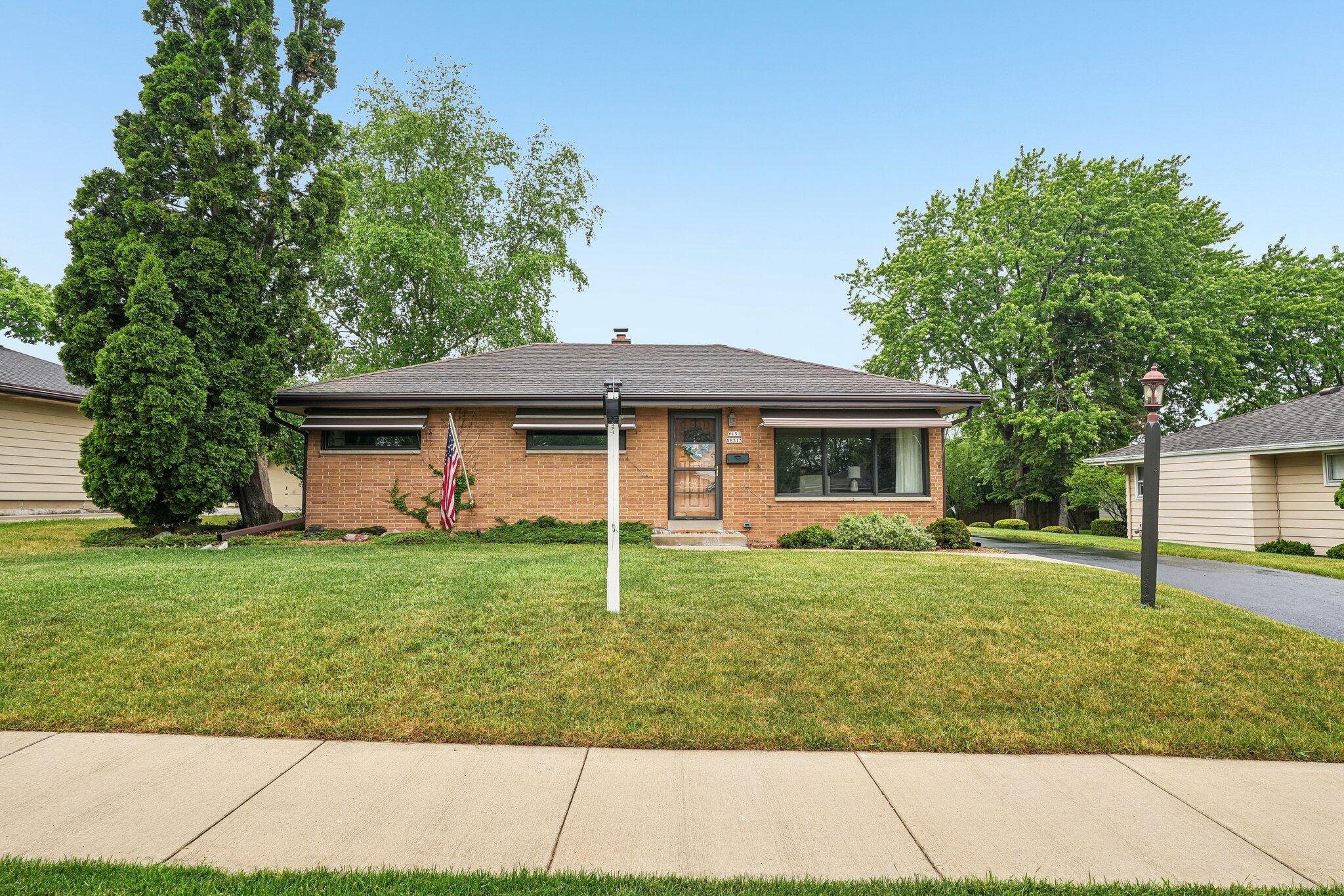 W151N8313 Thomas Dr