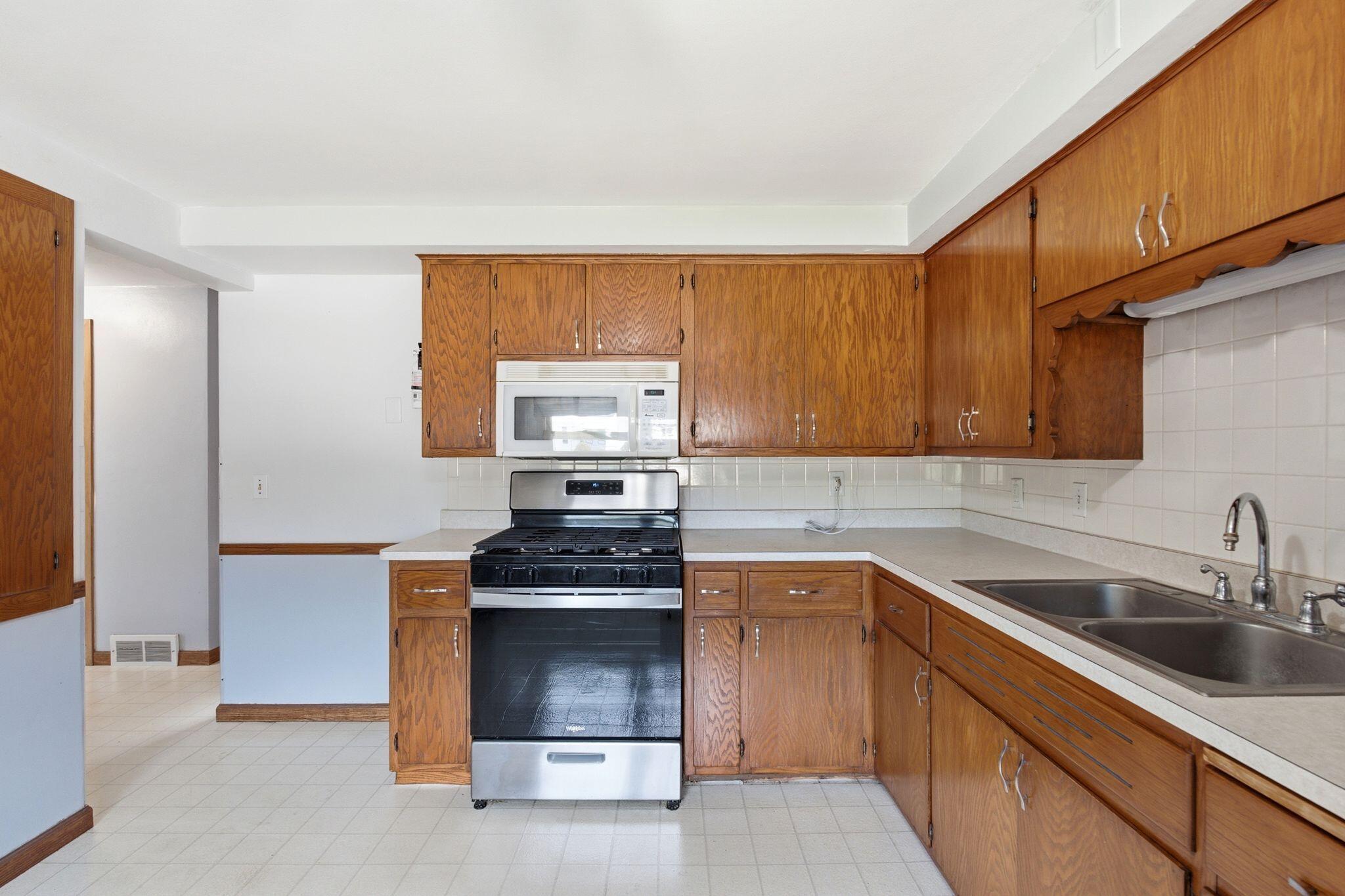 907 High St Unit: 907A