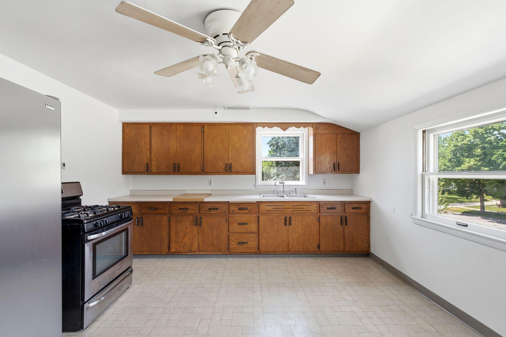 907 High St Unit: 907A