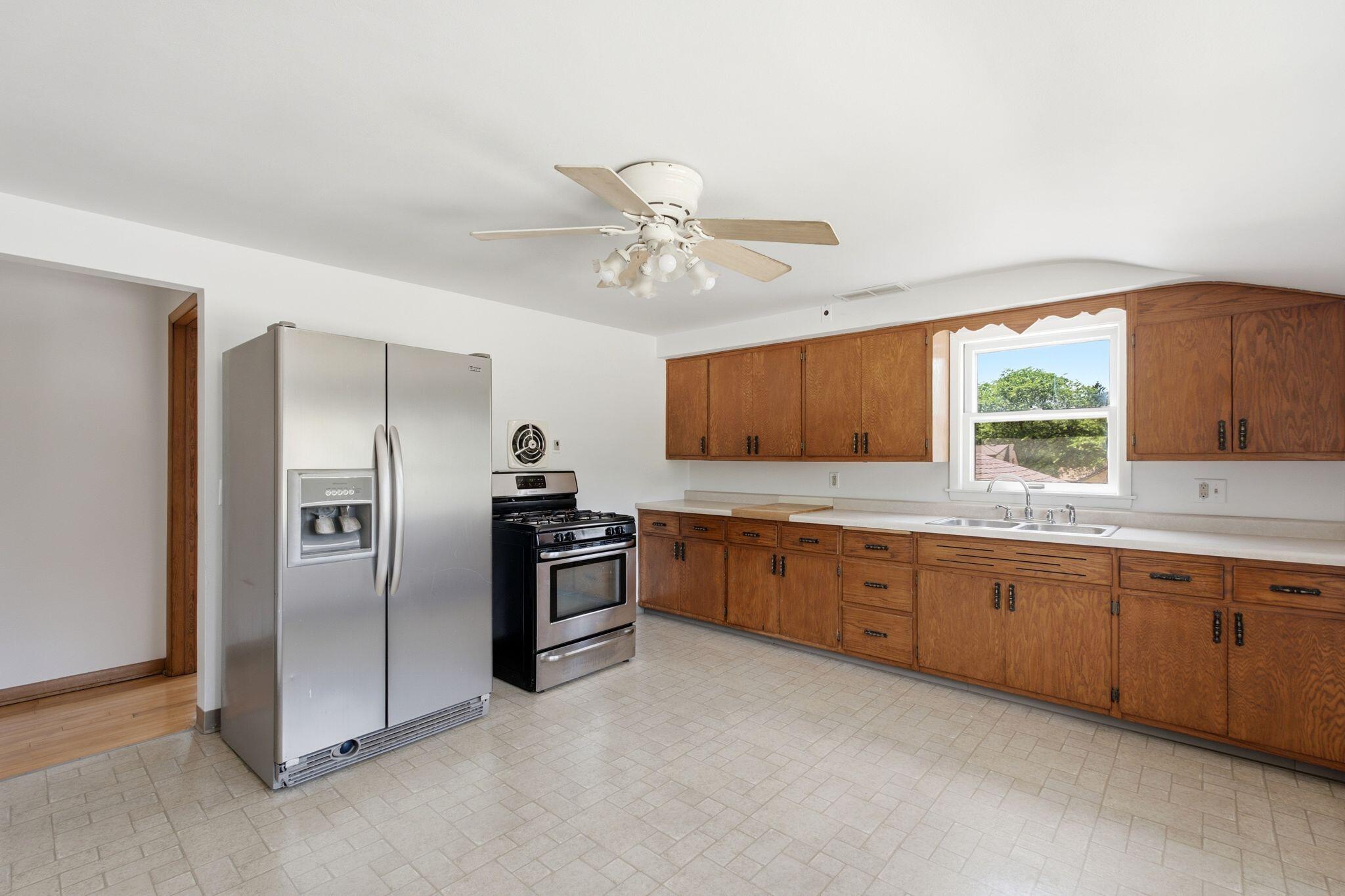 907 High St Unit: 907A