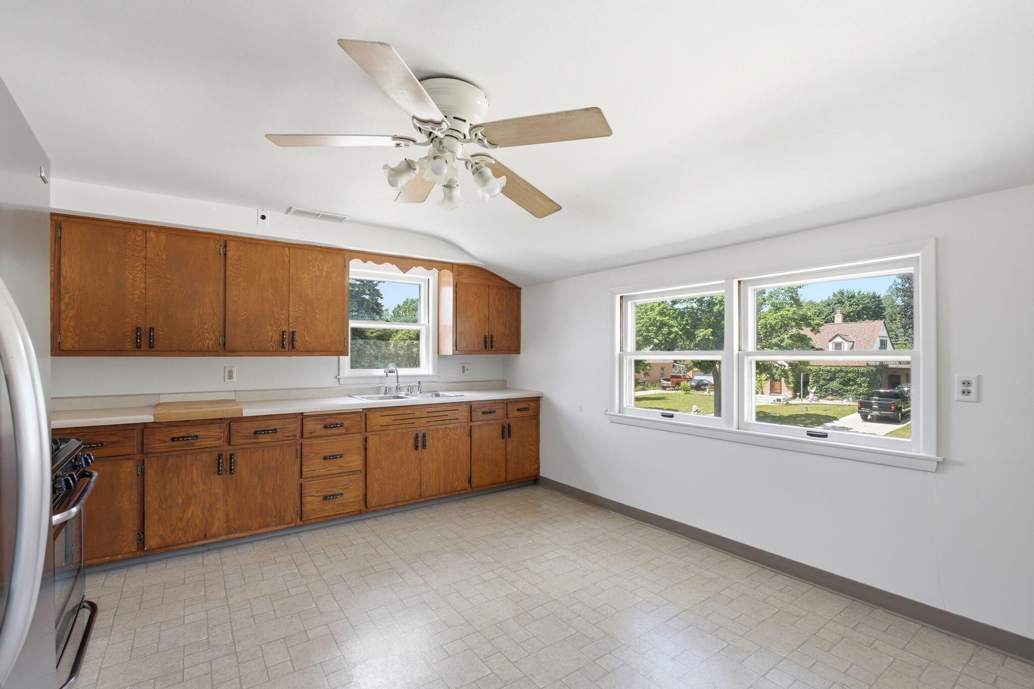 907 High St Unit: 907A