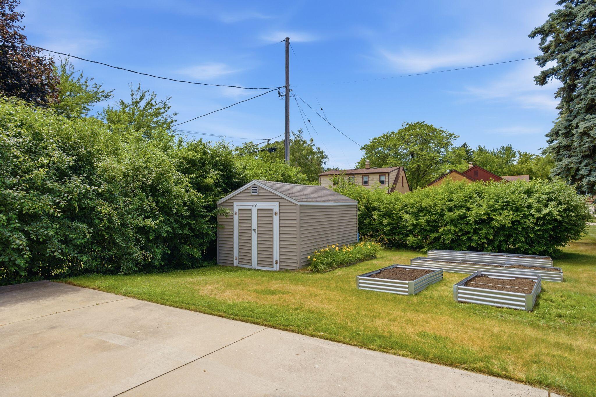 907 High St Unit: 907A