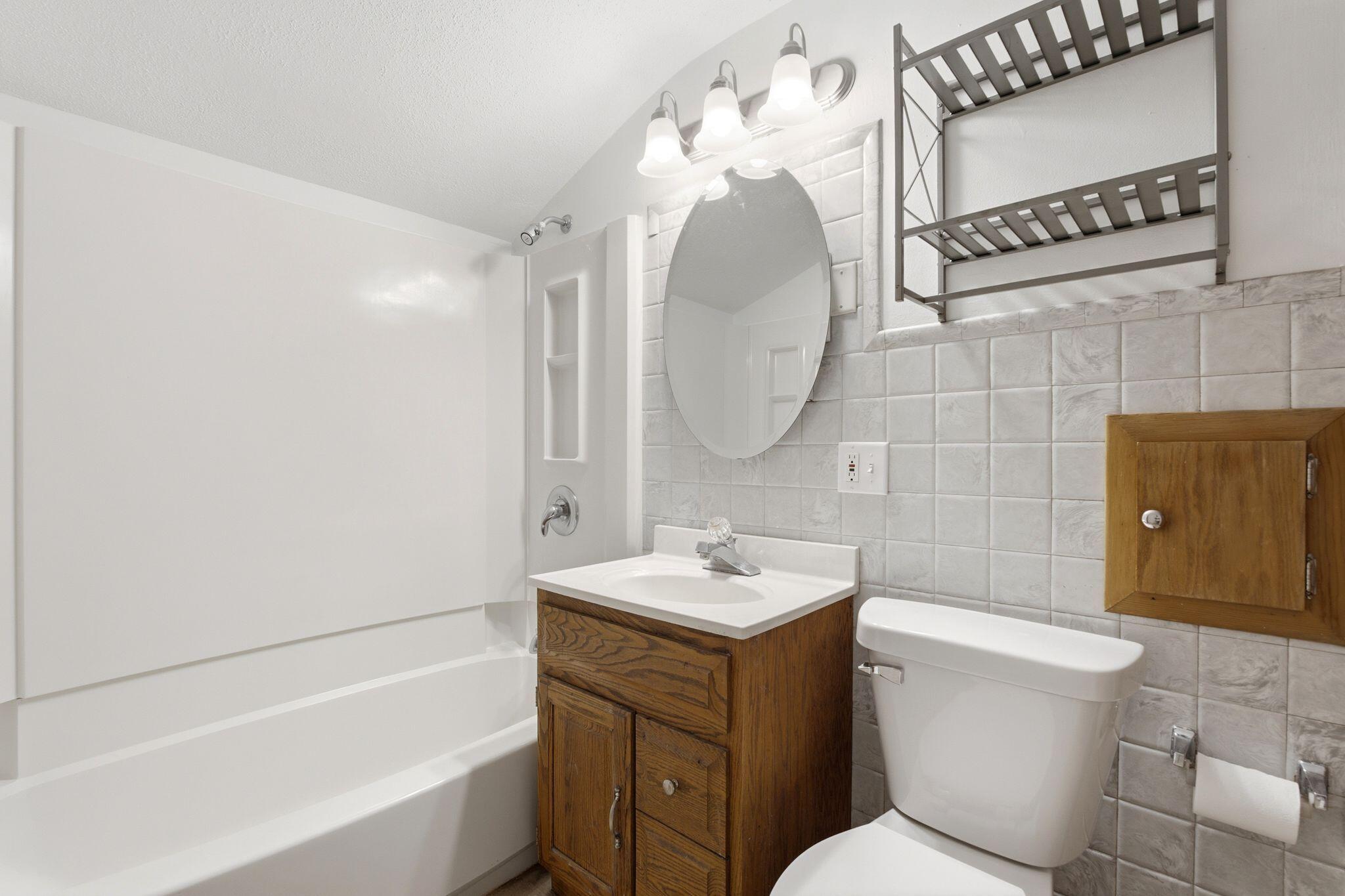 907 High St Unit: 907A