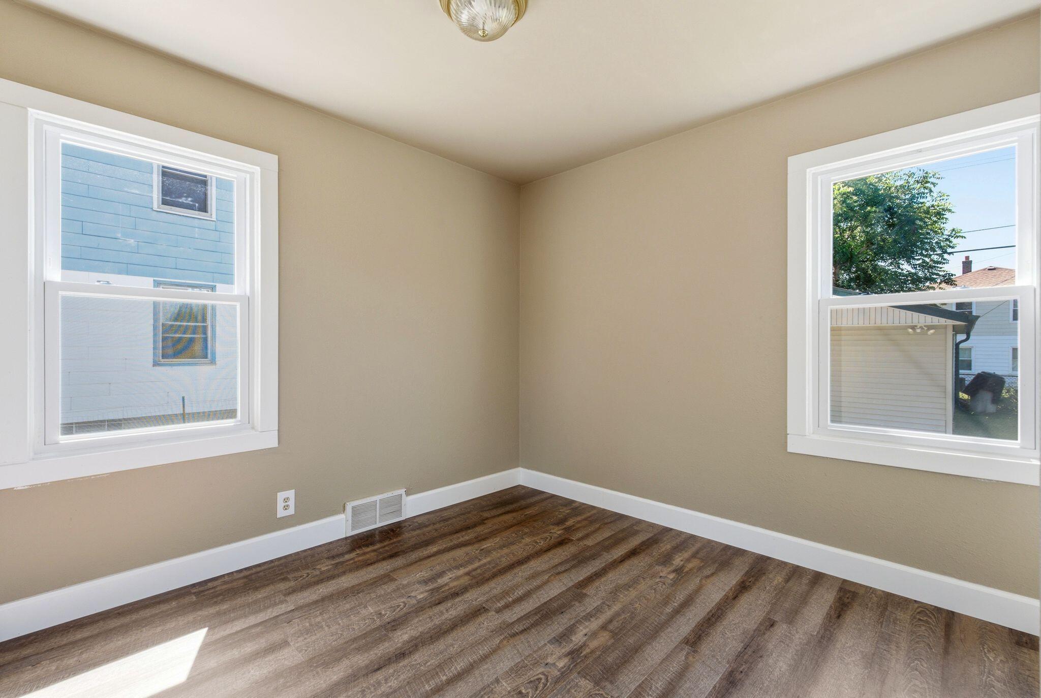 4837 W Lynndale Ave, 4839