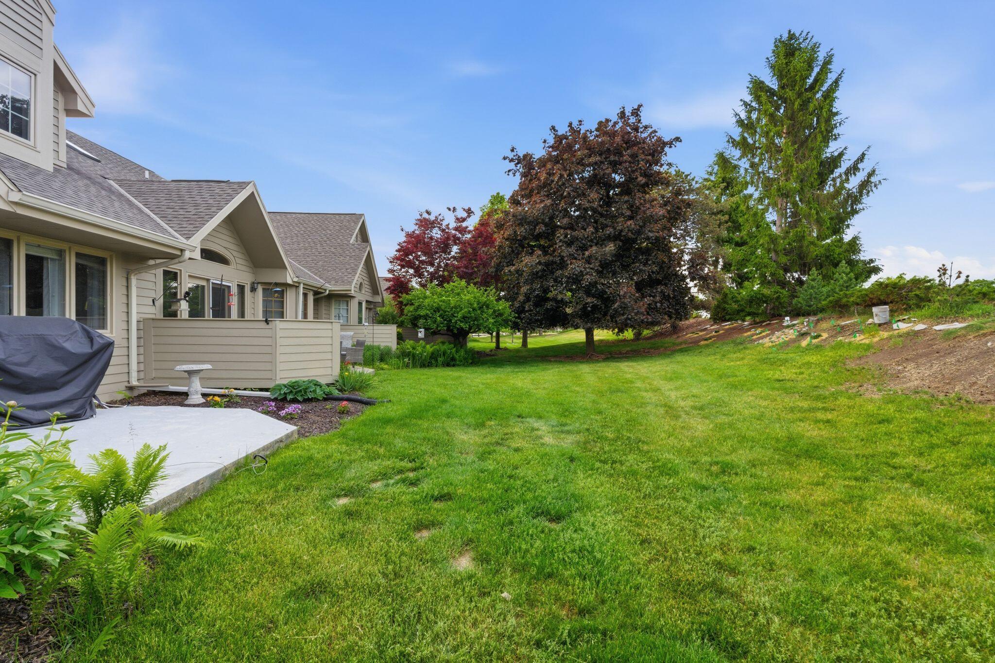 W240N2160 Dorchester Dr, 11B