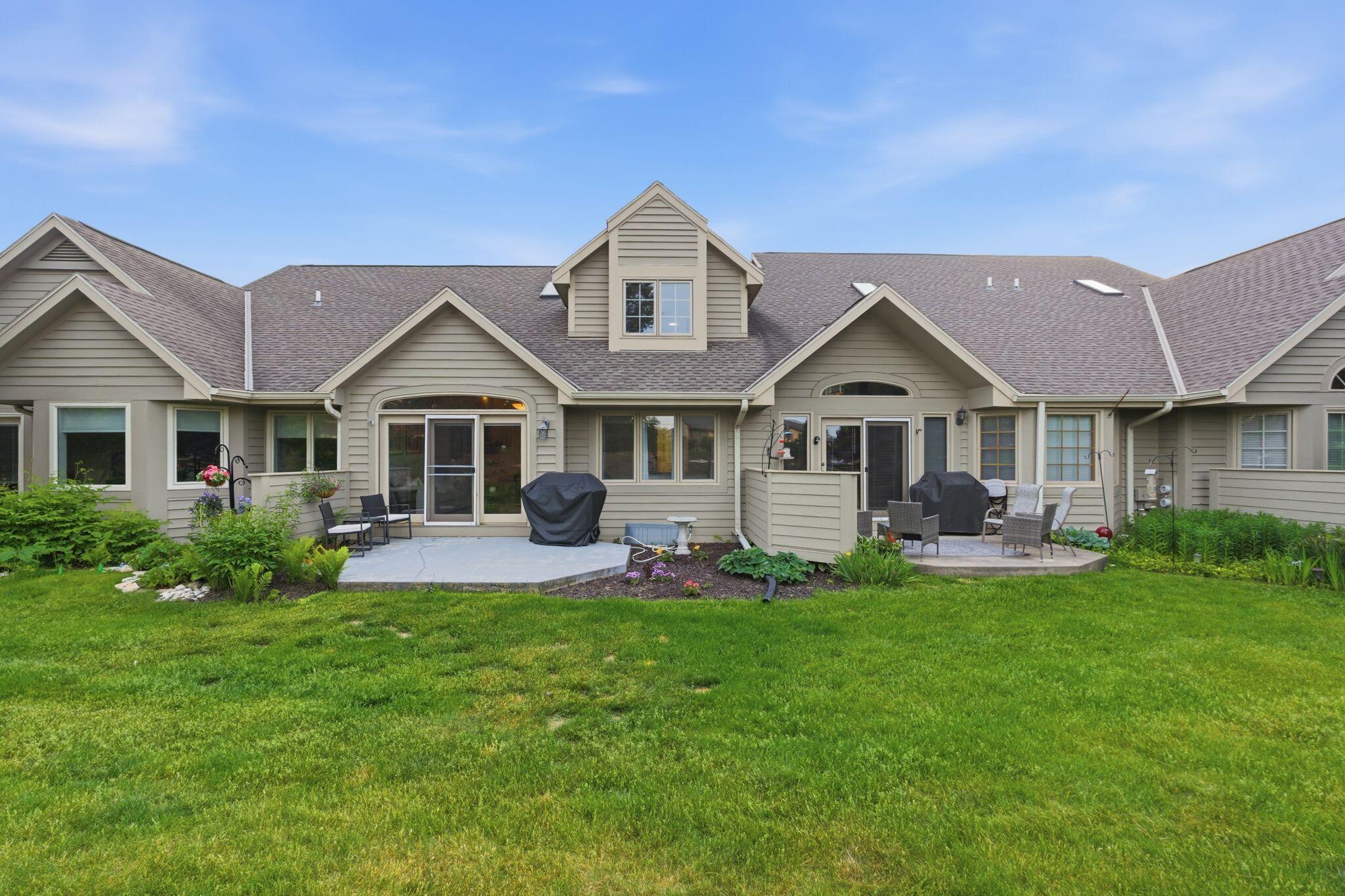 W240N2160 Dorchester Dr, 11B