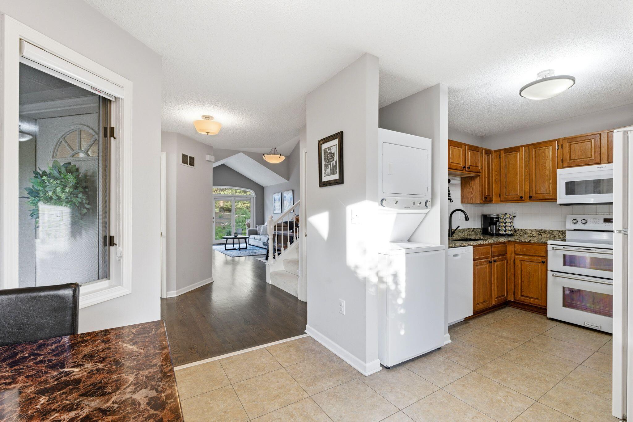 W240N2160 Dorchester Dr, 11B