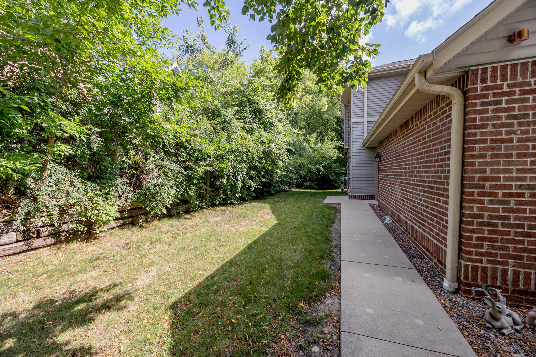 N82W13392 Fond du Lac Ave, 201