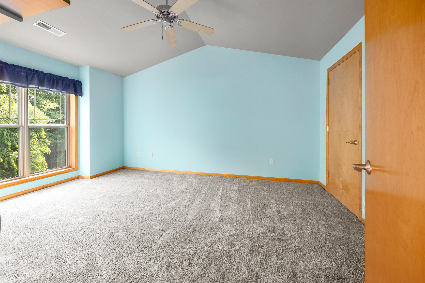 N82W13392 Fond du Lac Ave, 201