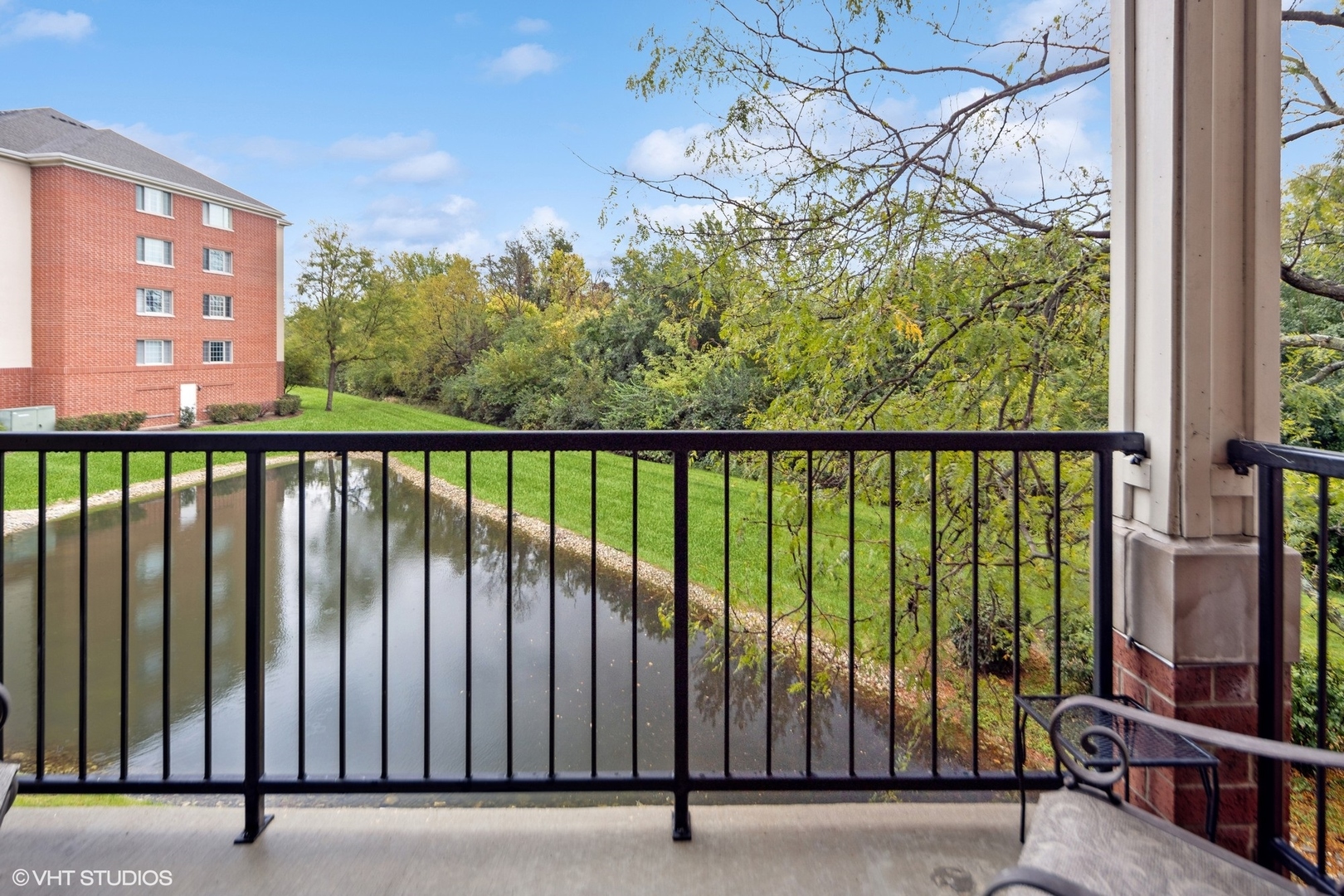 2300 Oakmont Way Unit: 207