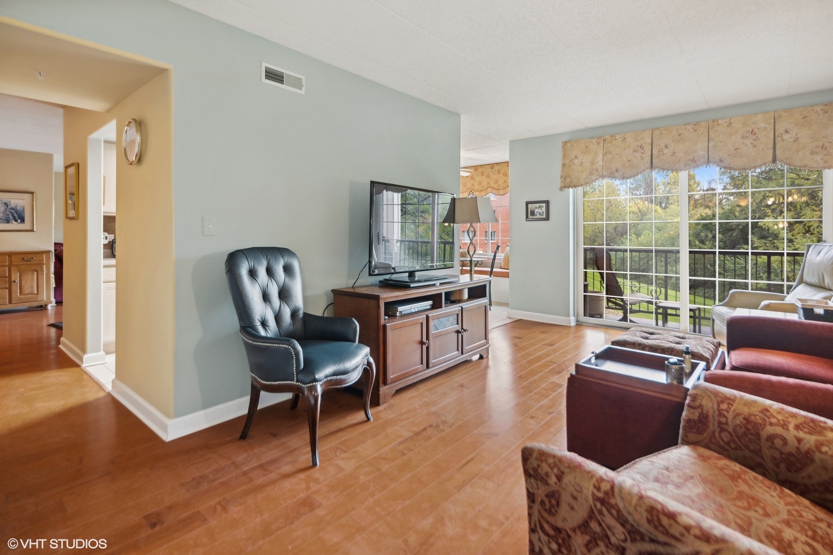 2300 Oakmont Way Unit: 207