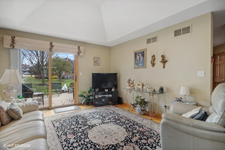 441 Lawrence Lane