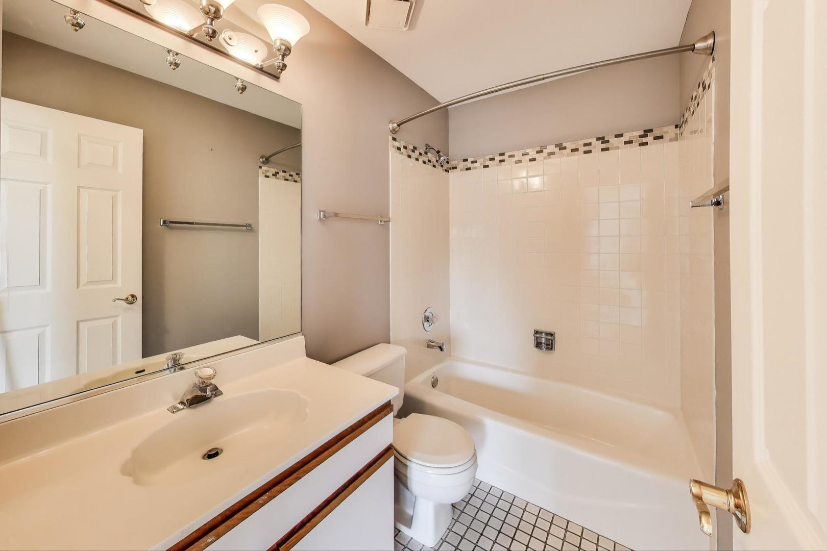 914 Prospect Court Unit: 914