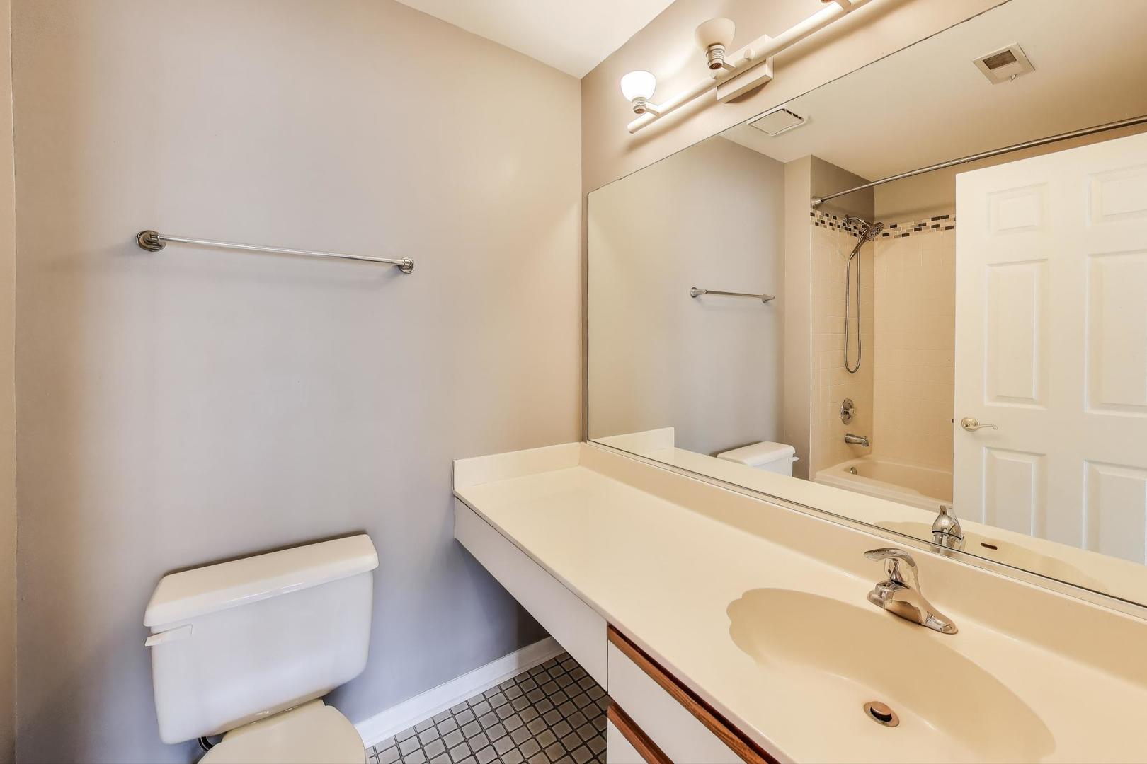 914 Prospect Court Unit: 914