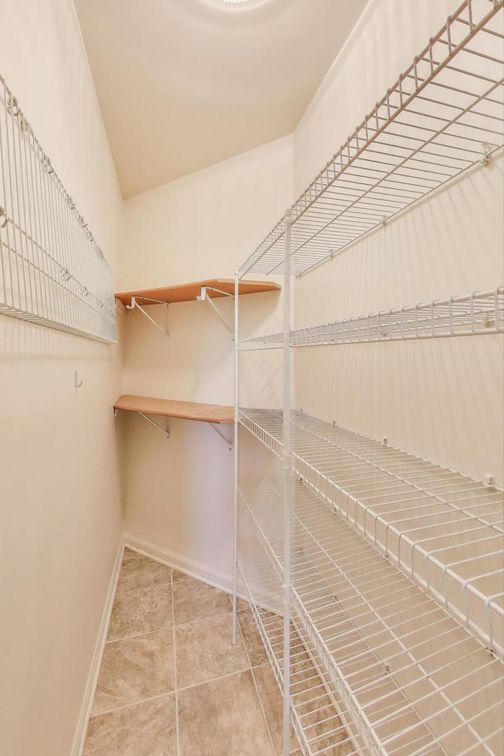 914 Prospect Court Unit: 914