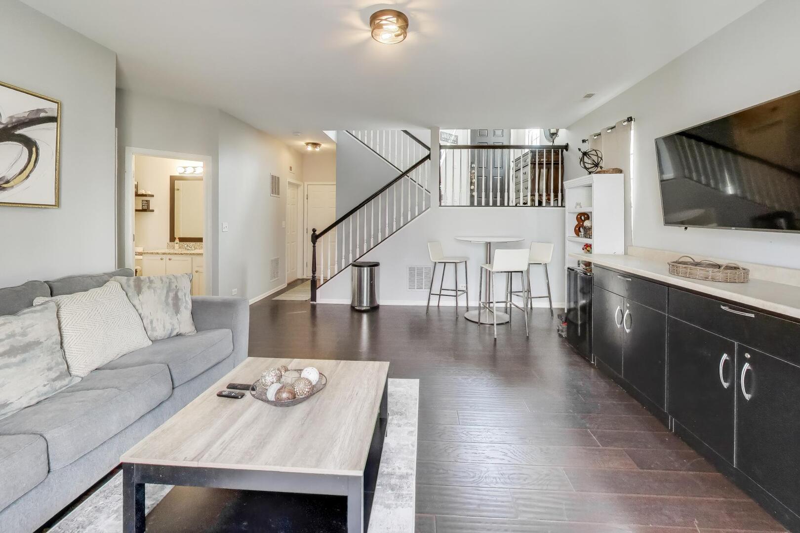 2325 Georgetown Circle