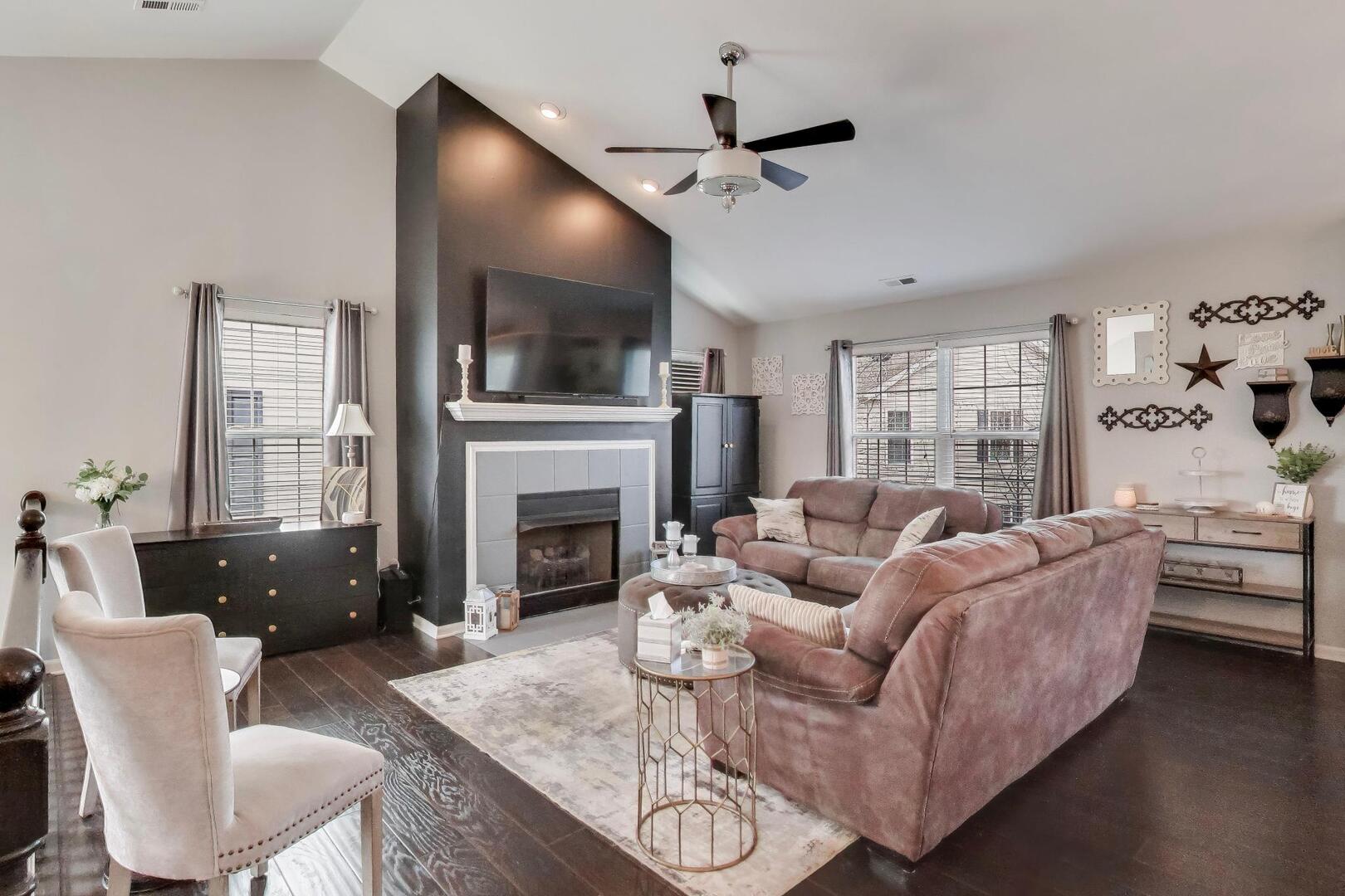 2325 Georgetown Circle