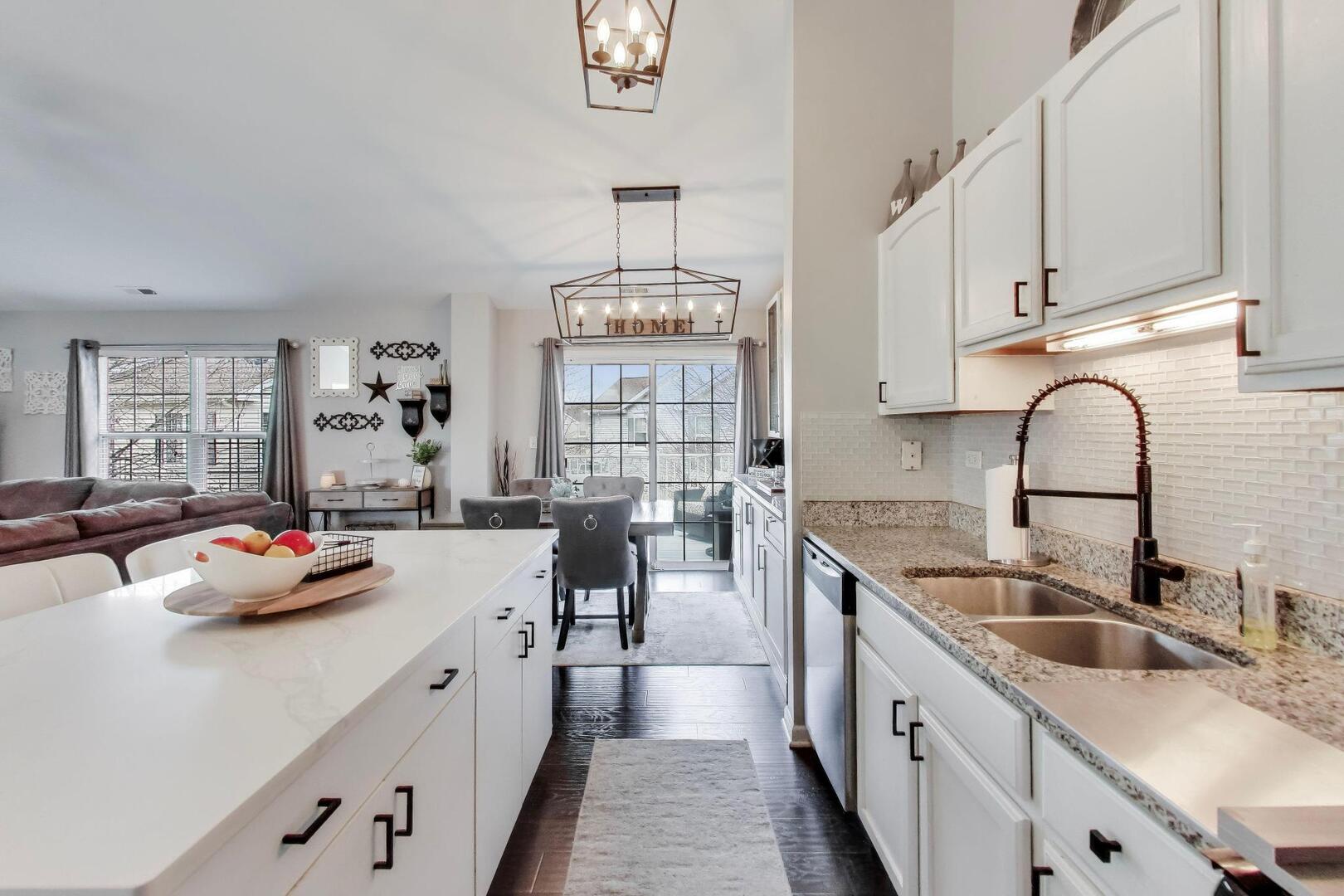 2325 Georgetown Circle