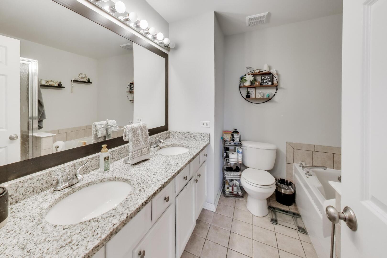 2325 Georgetown Circle