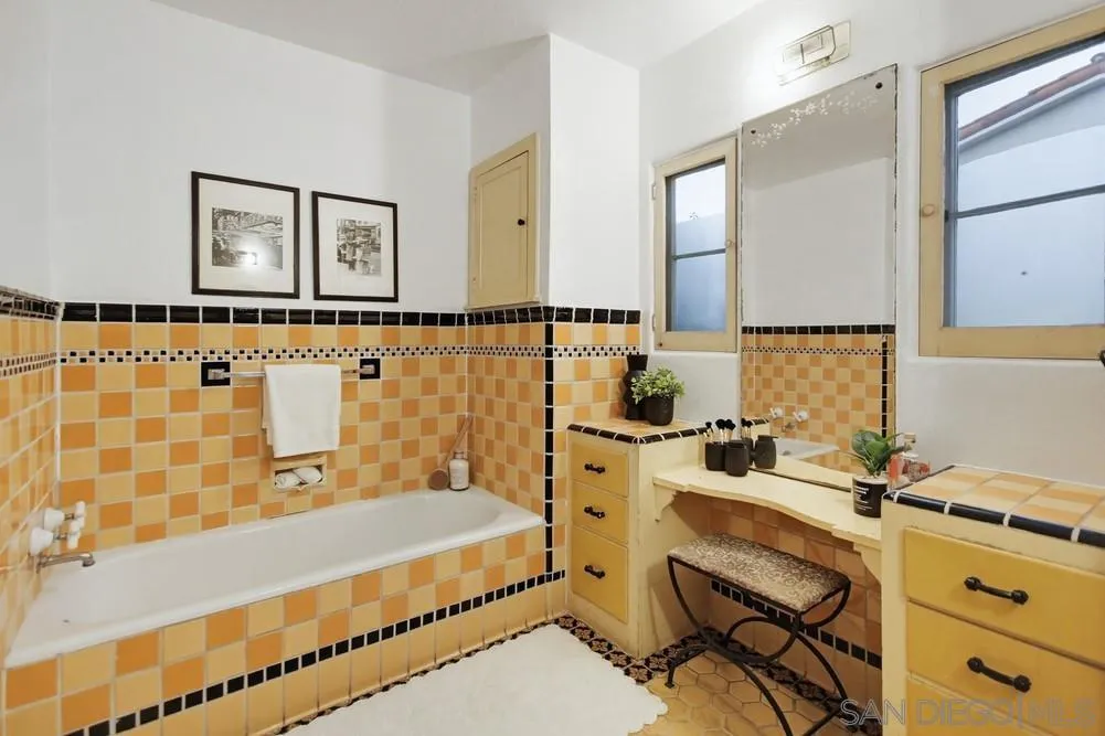 2854 Albatross Street