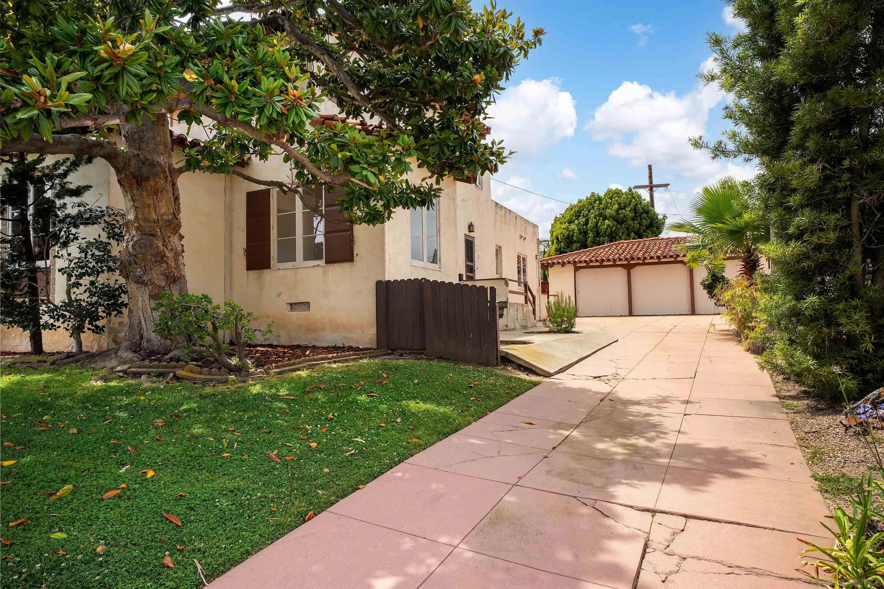 3702 Lotus Drive