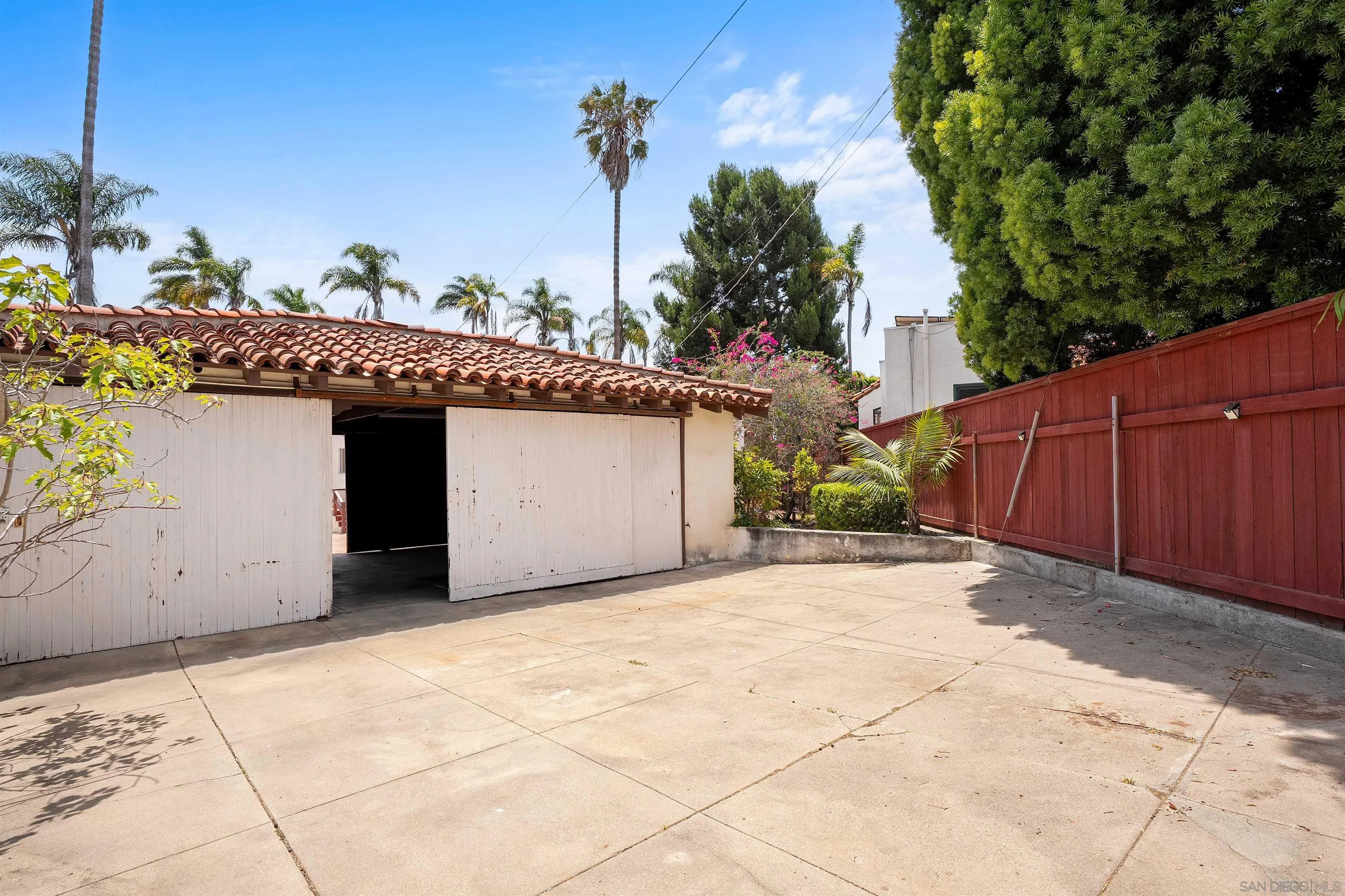 3702 Lotus Drive