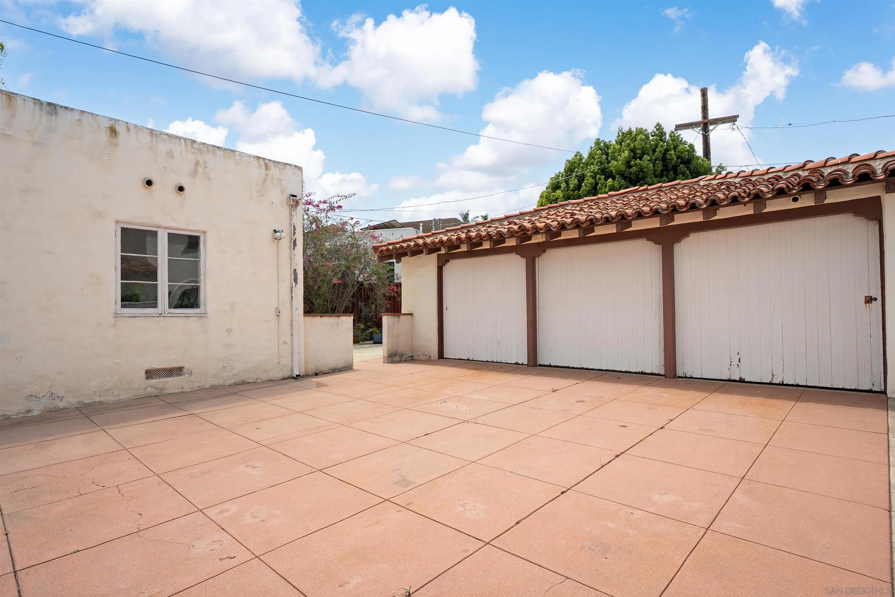 3702 Lotus Drive