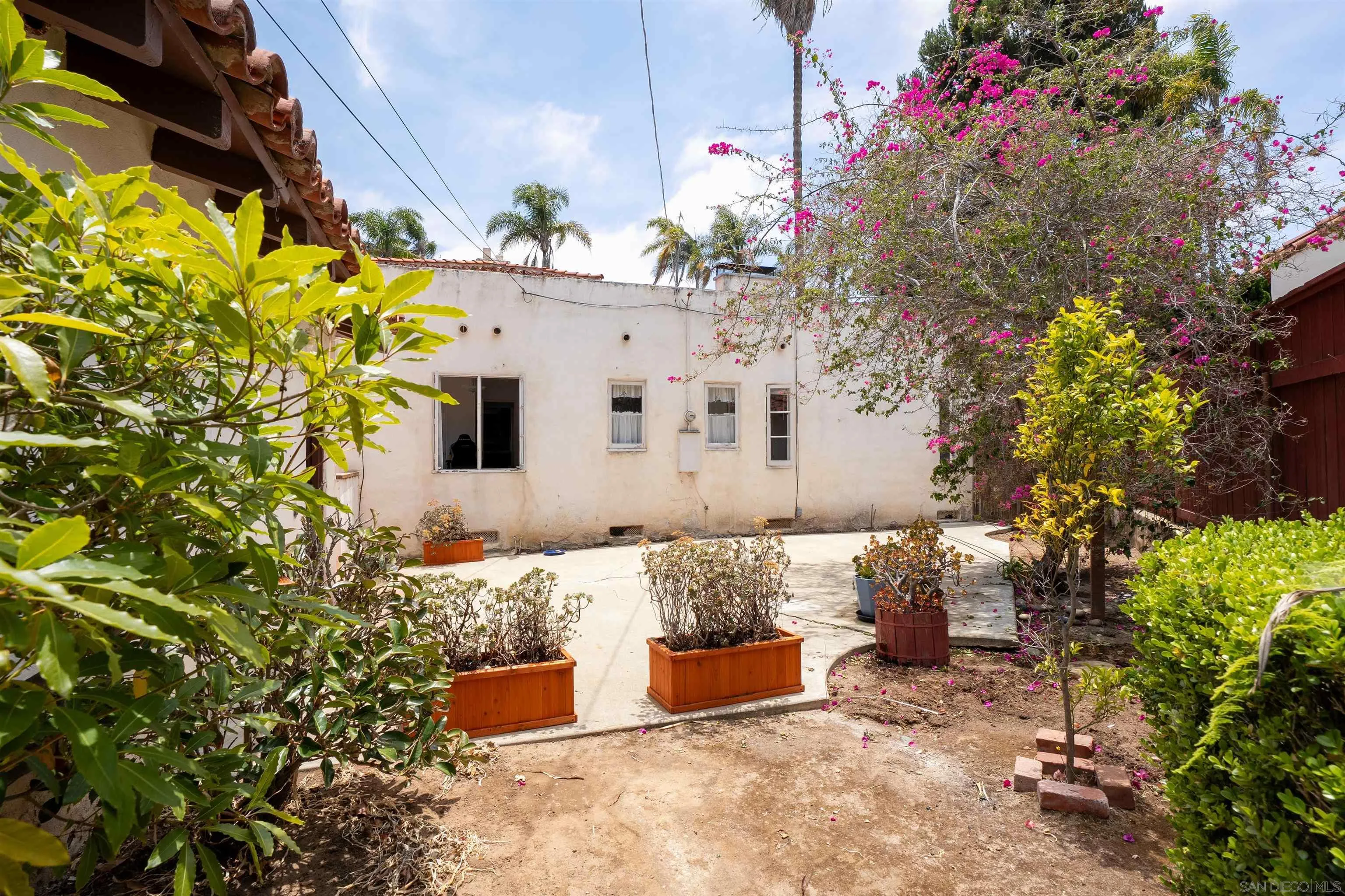 3702 Lotus Drive