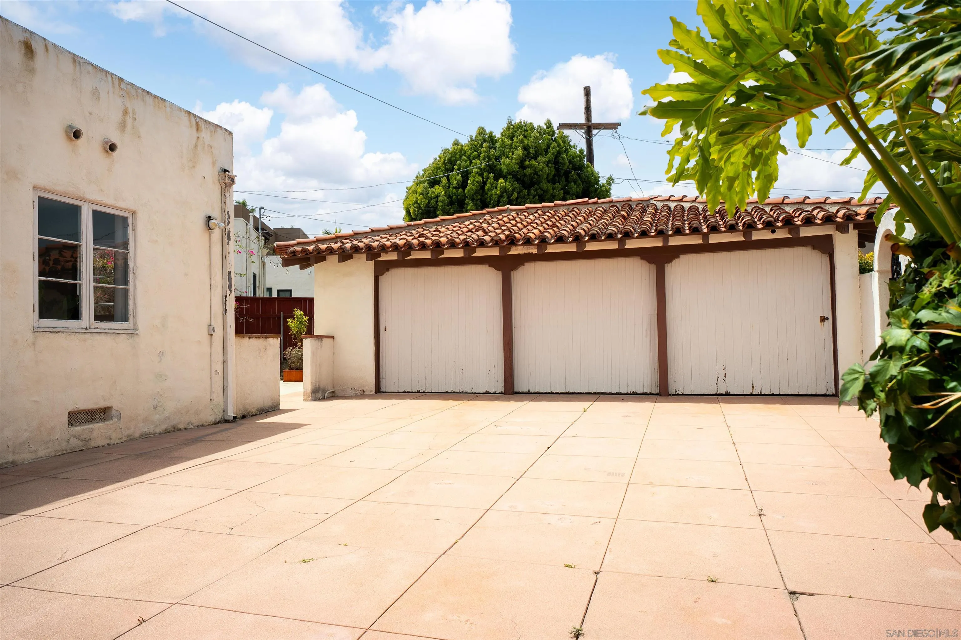 3702 Lotus Drive