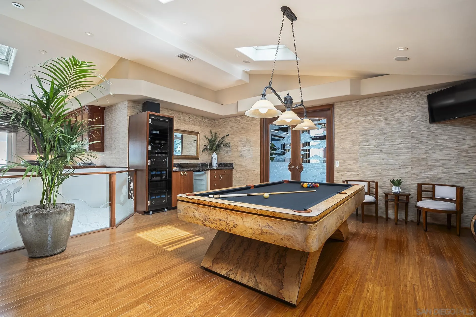 2741 Bayside Walk
